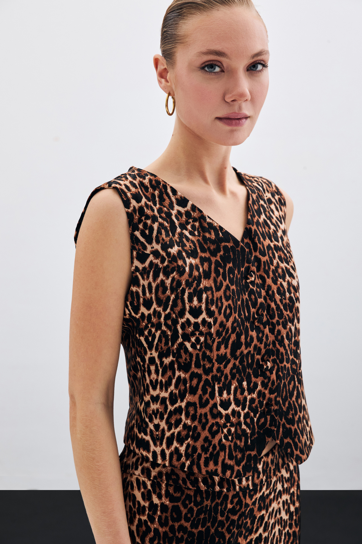 Kısa Leopar Yelek - Siyah