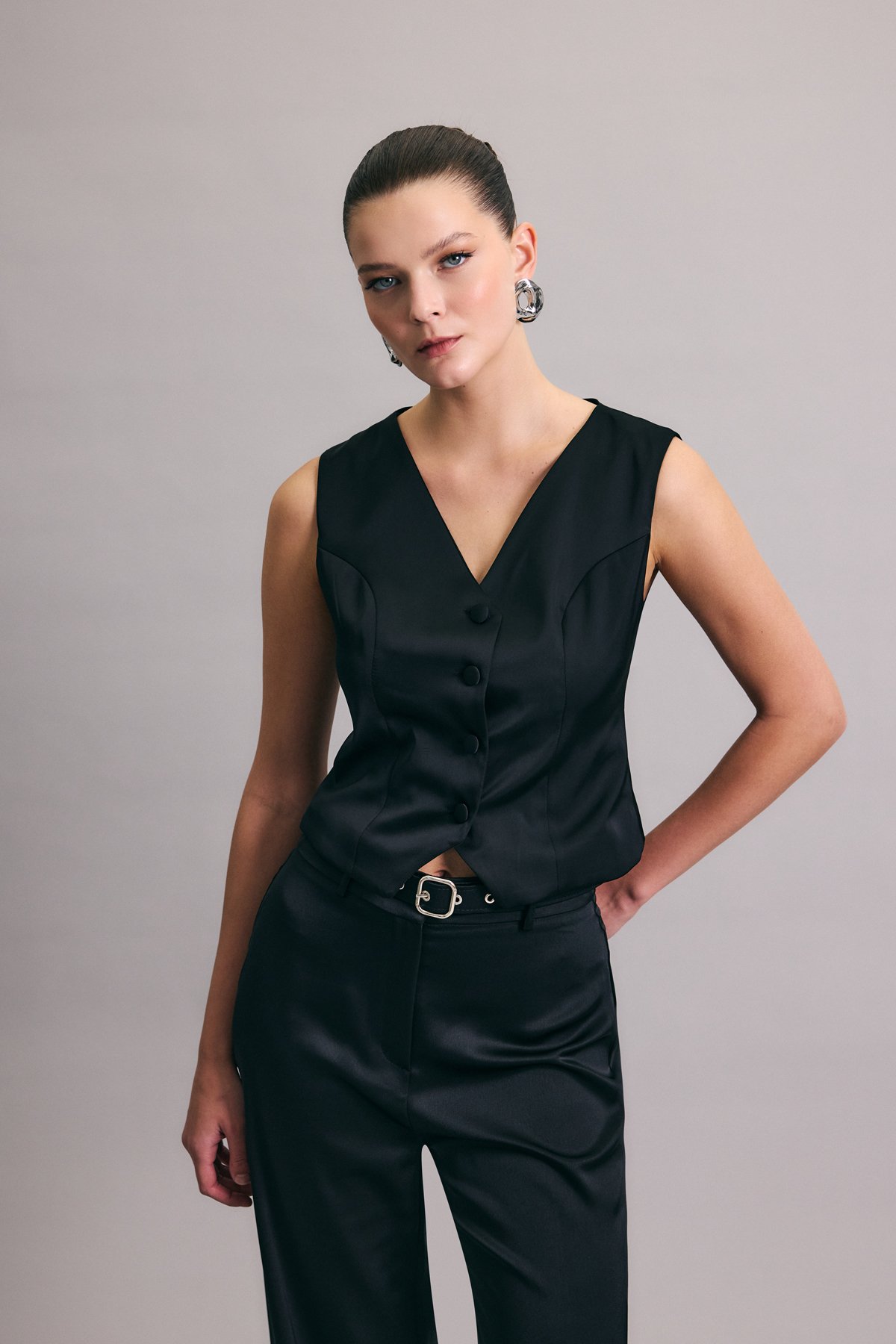 Classic Plain Vest - Black