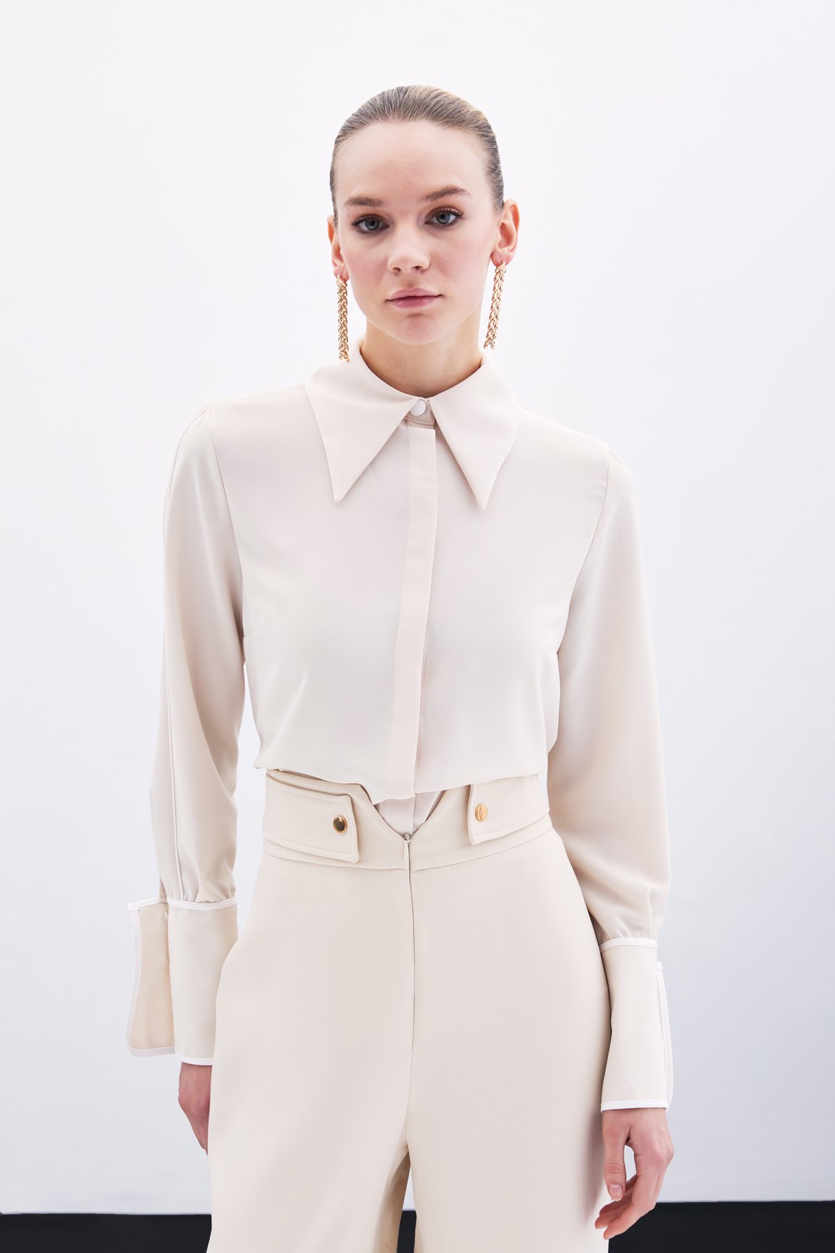 Klasik Manşetli Kontrast Gömlek - Bej