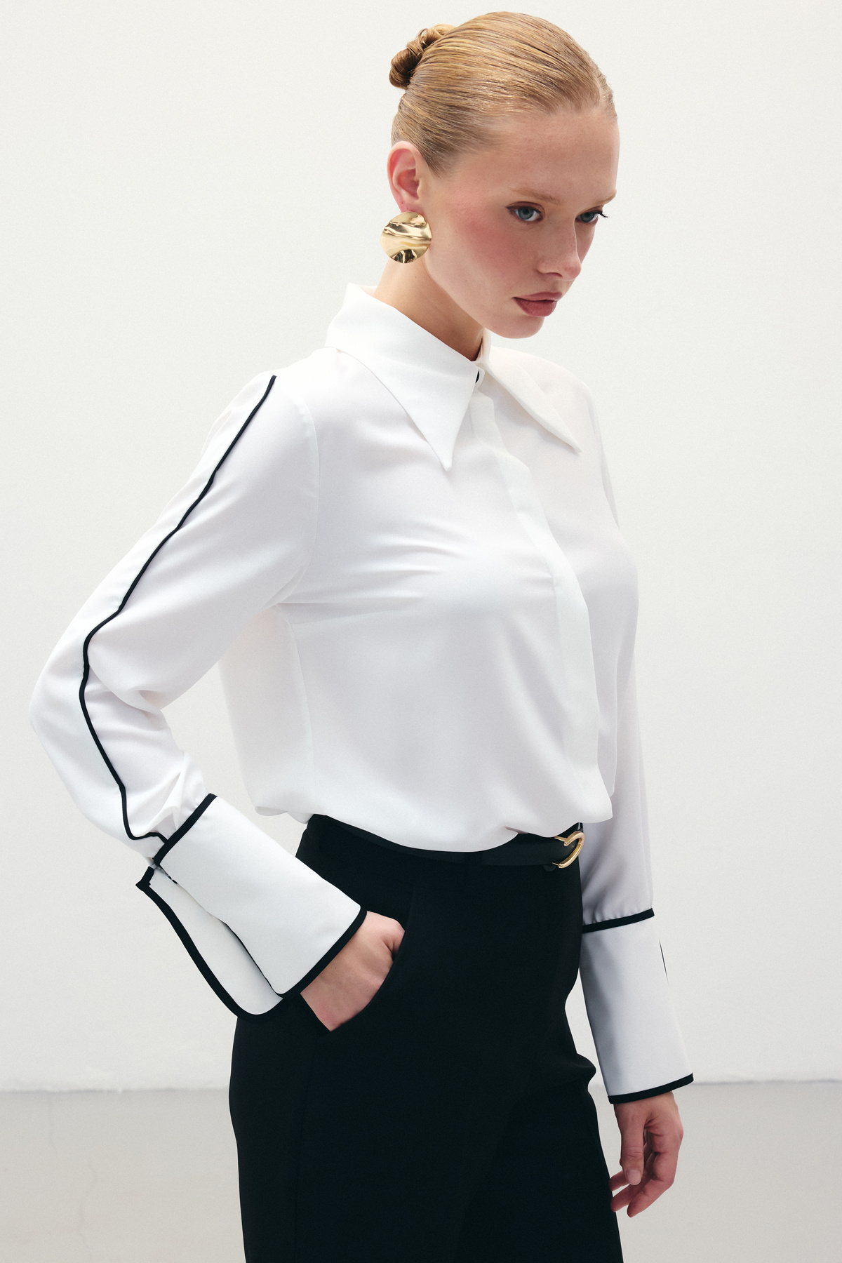 Klasik Manşetli Kontrast Gömlek - Ekru