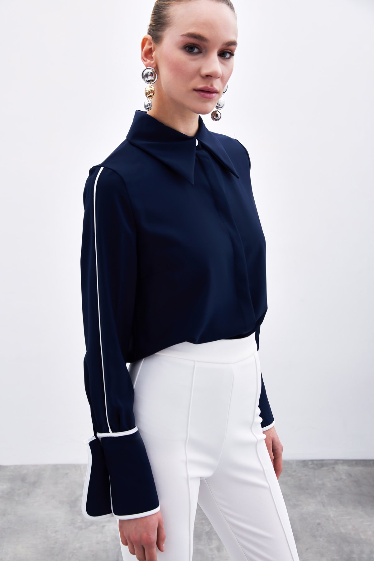 Klasik Manşetli Kontrast Gömlek - Lacivert