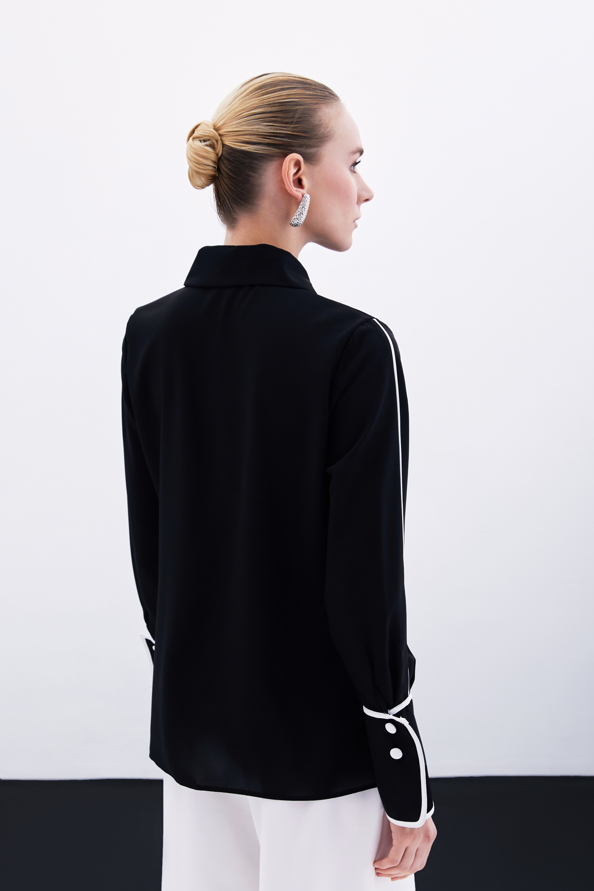 Klasik Manşetli Kontrast Gömlek - Siyah