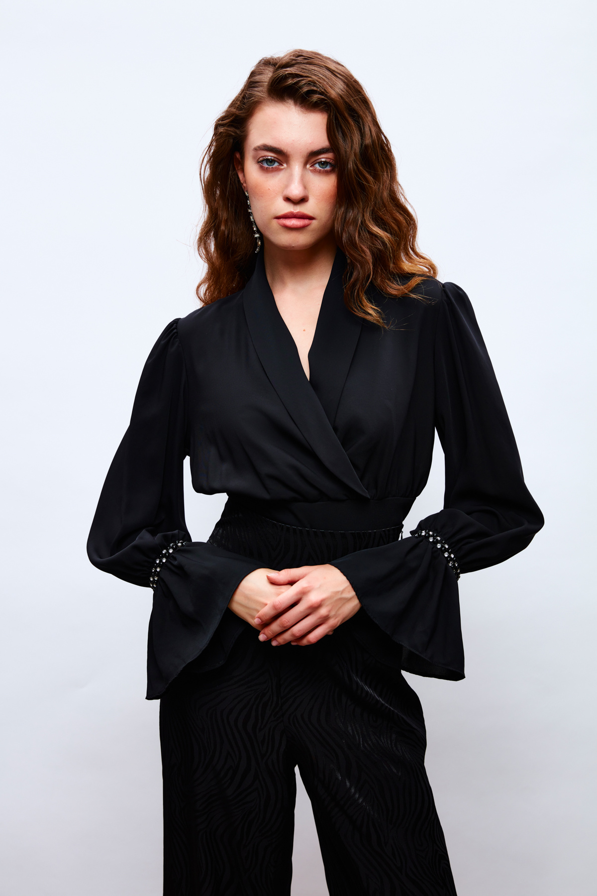 Kol Aksesuar Detaylı Bluz - SİYAH