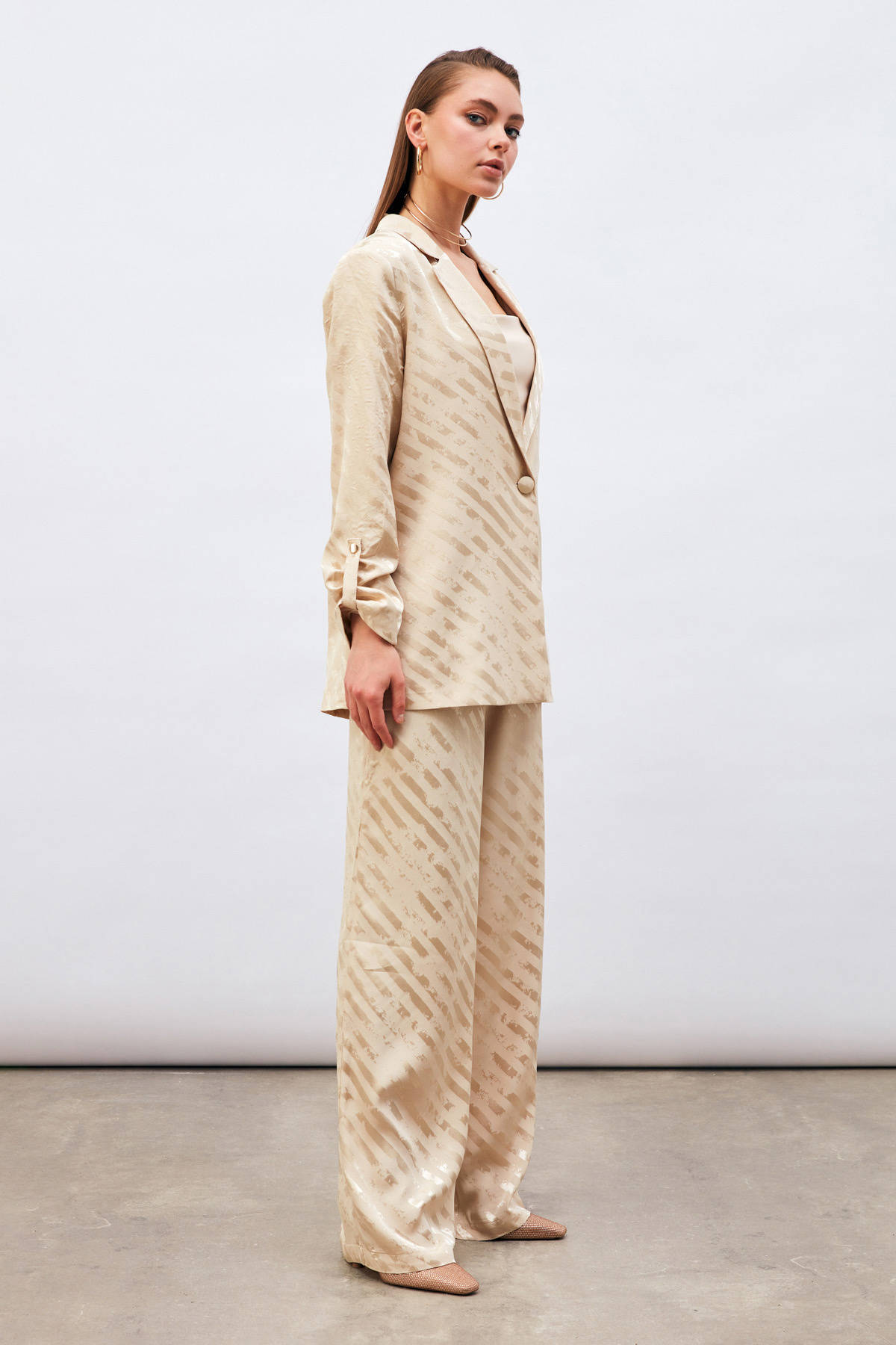 Kol Detaylı Desenli Salaş Ceket - BEJ