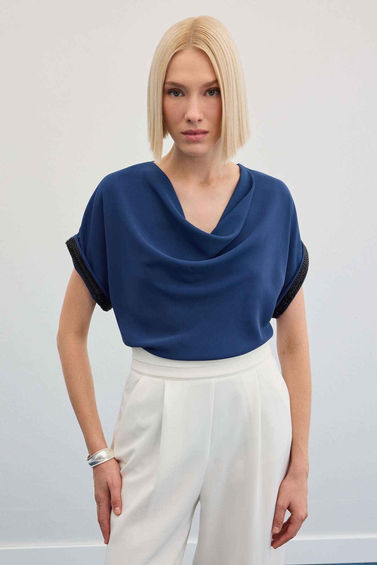 Kollar Taş Detaylı Salaş Bluz - İndigo
