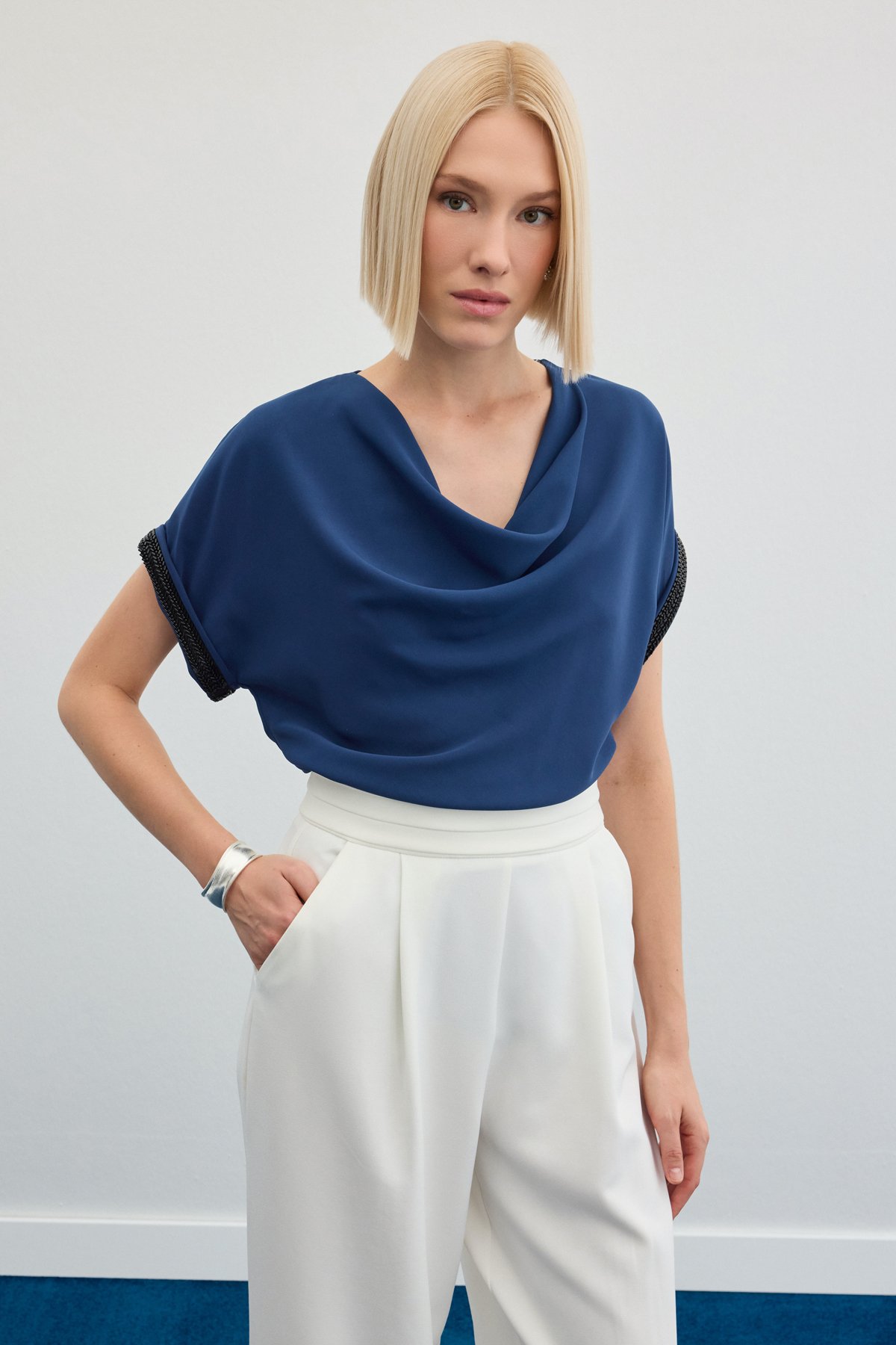 Kollar Taş Detaylı Salaş Bluz - İndigo