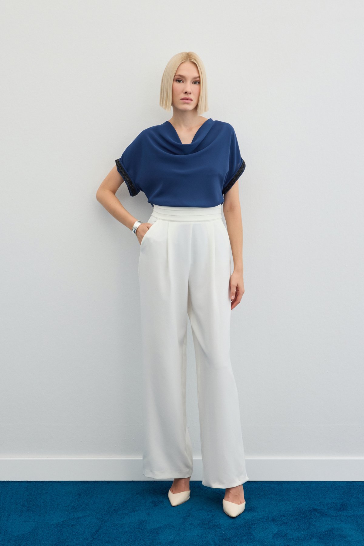 Kollar Taş Detaylı Salaş Bluz - İndigo