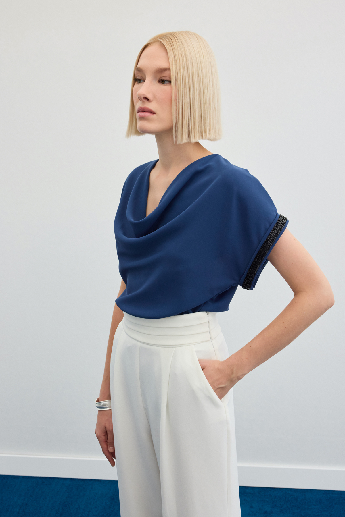 Kollar Taş Detaylı Salaş Bluz - İndigo