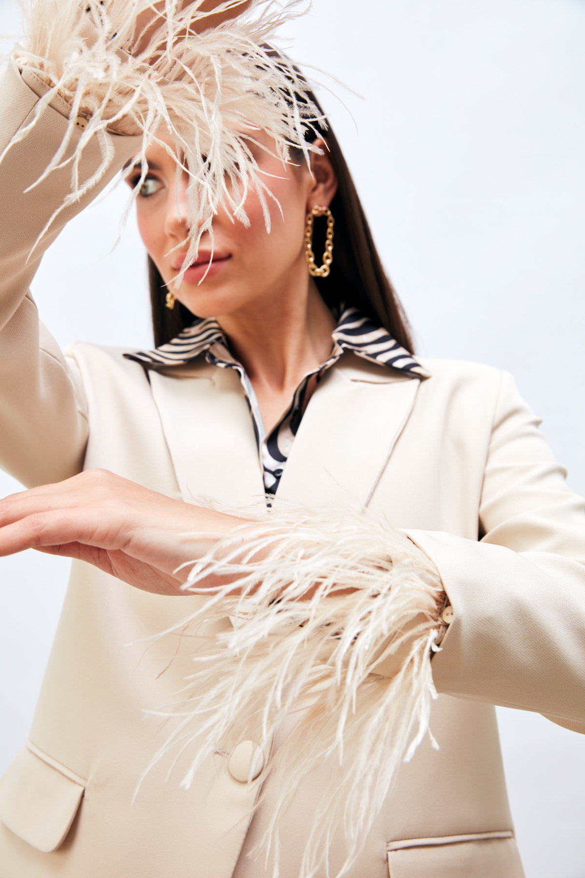 Kolları Tüy Detaylı Ceket - BEJ