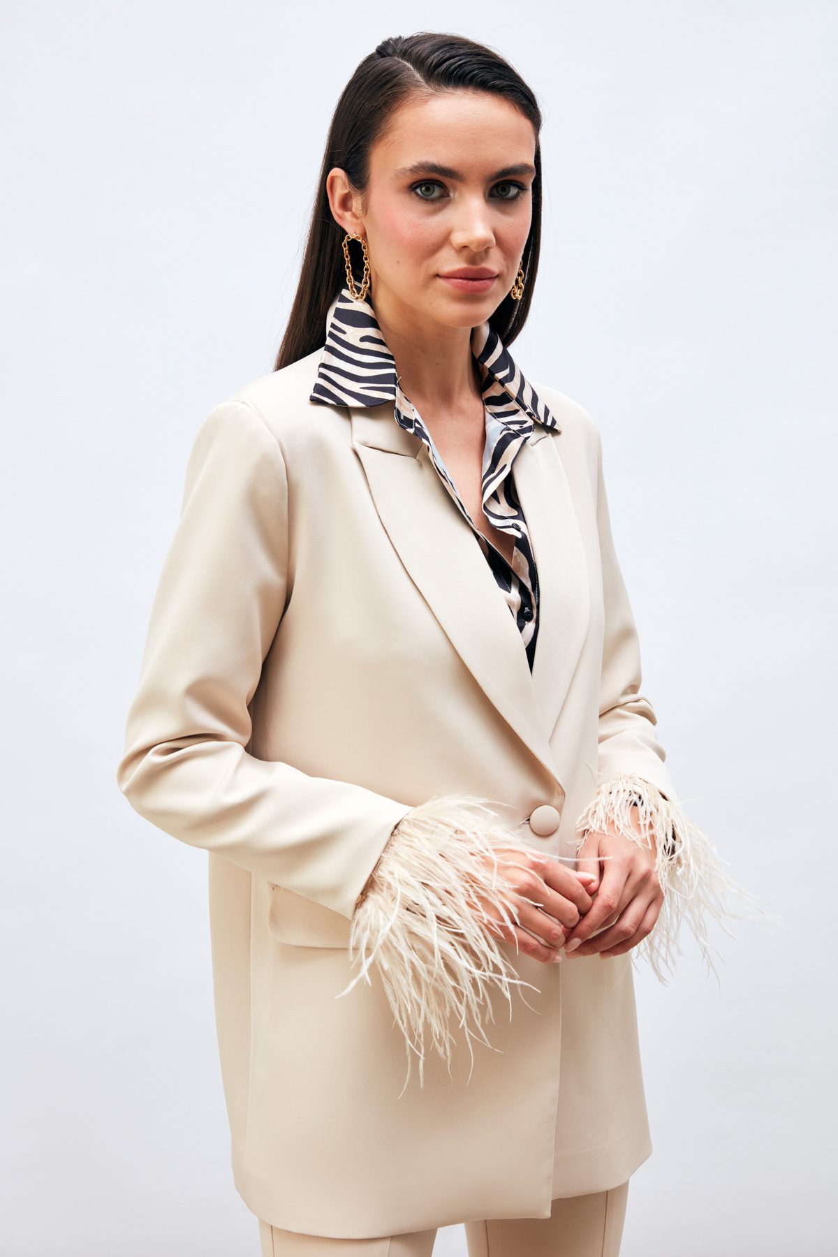 Kolları Tüy Detaylı Ceket - BEJ