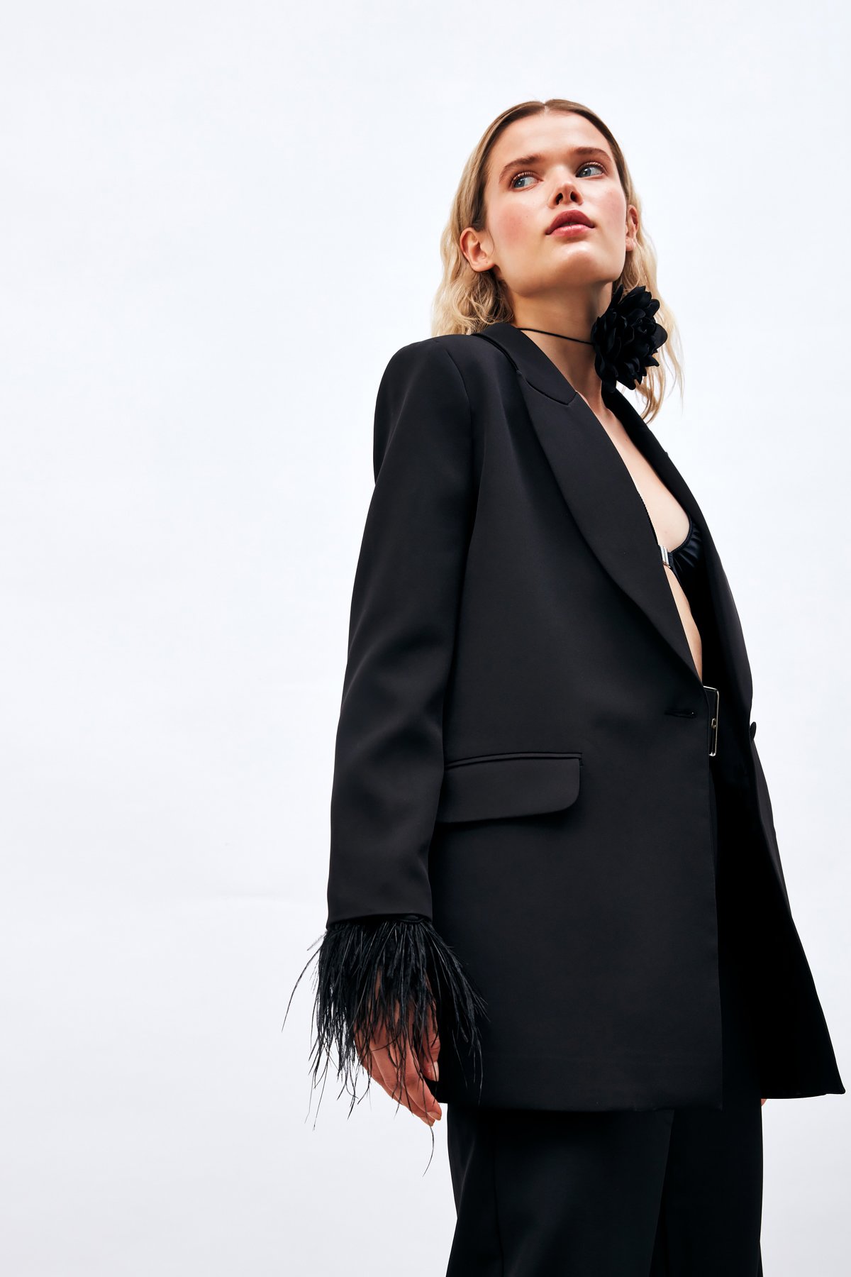 Kolları Tüy Detaylı Ceket - SİYAH