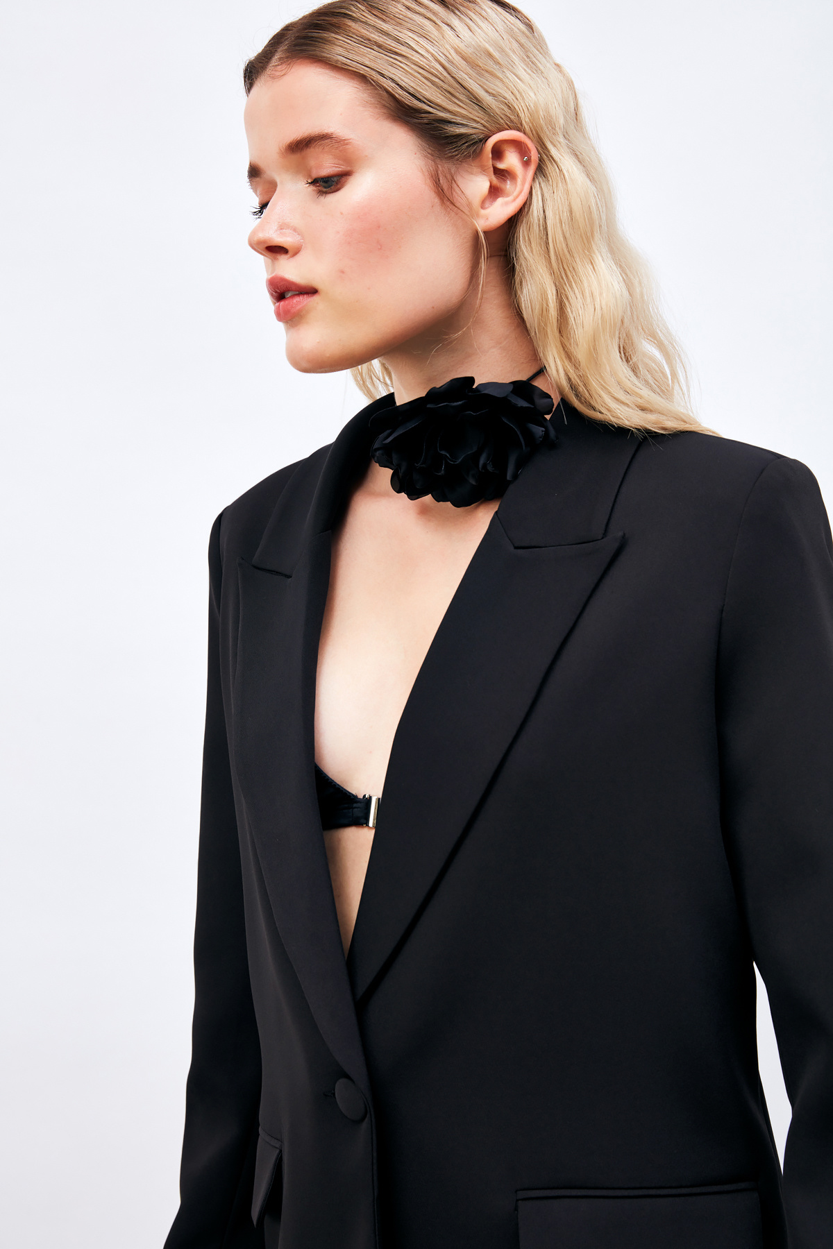 Kolları Tüy Detaylı Ceket - SİYAH