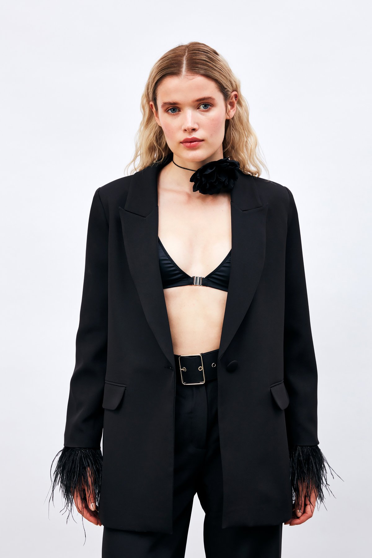 Kolları Tüy Detaylı Ceket - SİYAH