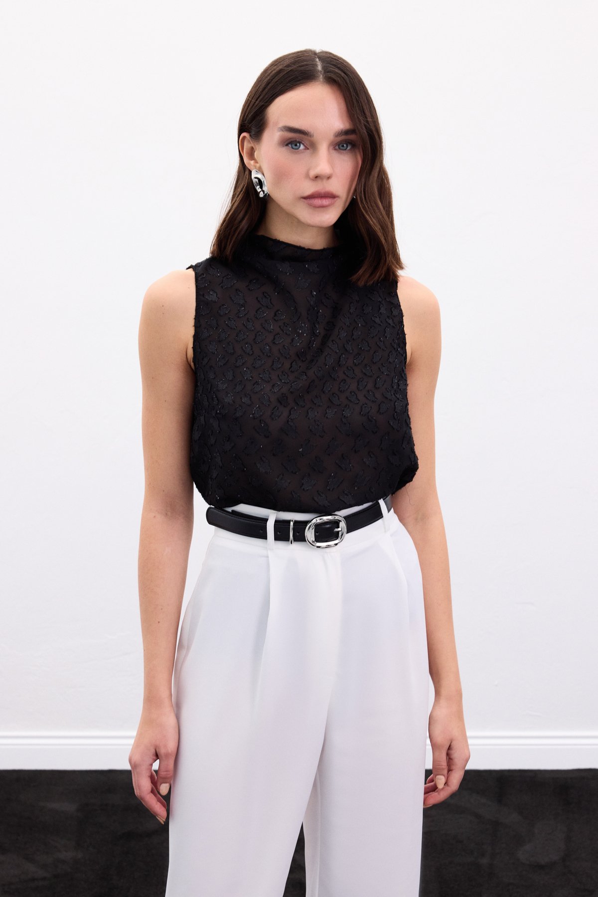 Kolsuz Dokulu Bluz - Siyah