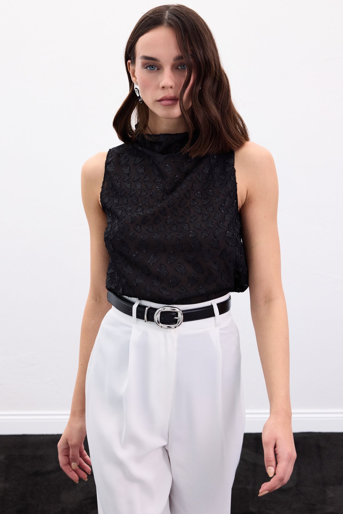 Kolsuz Dokulu Bluz - Siyah