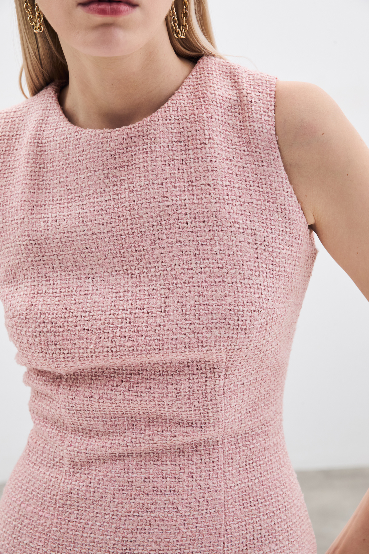 Kolsuz Uzun Tüvit Elbise - Pudra