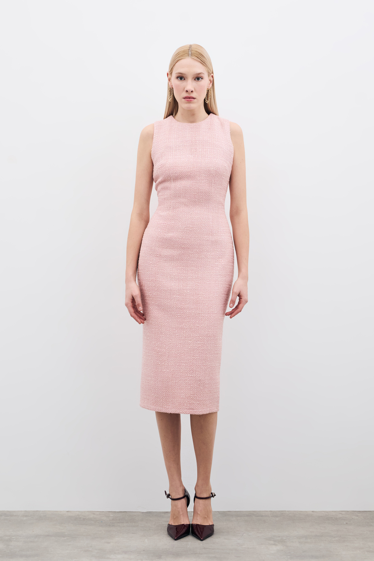 Kolsuz Uzun Tüvit Elbise - Pudra