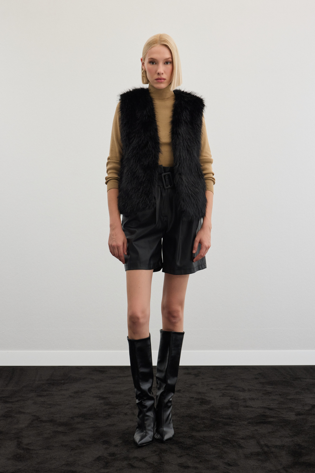 Kolsuz Uzun Yelek - Siyah