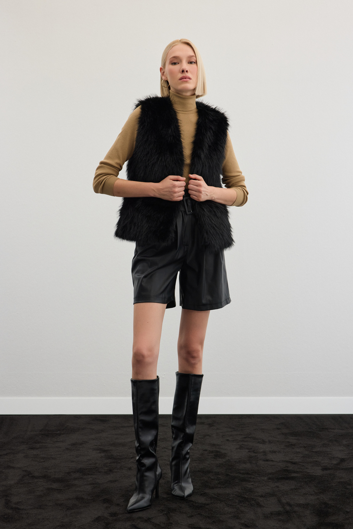 Kolsuz Uzun Yelek - Siyah