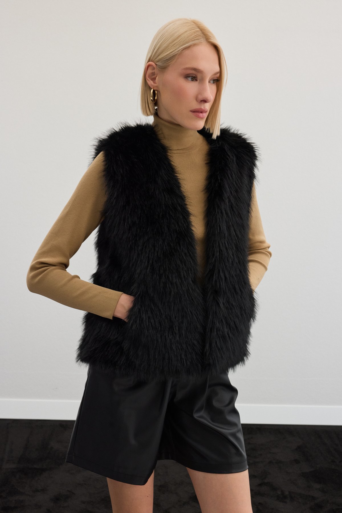 Kolsuz Uzun Yelek - Siyah