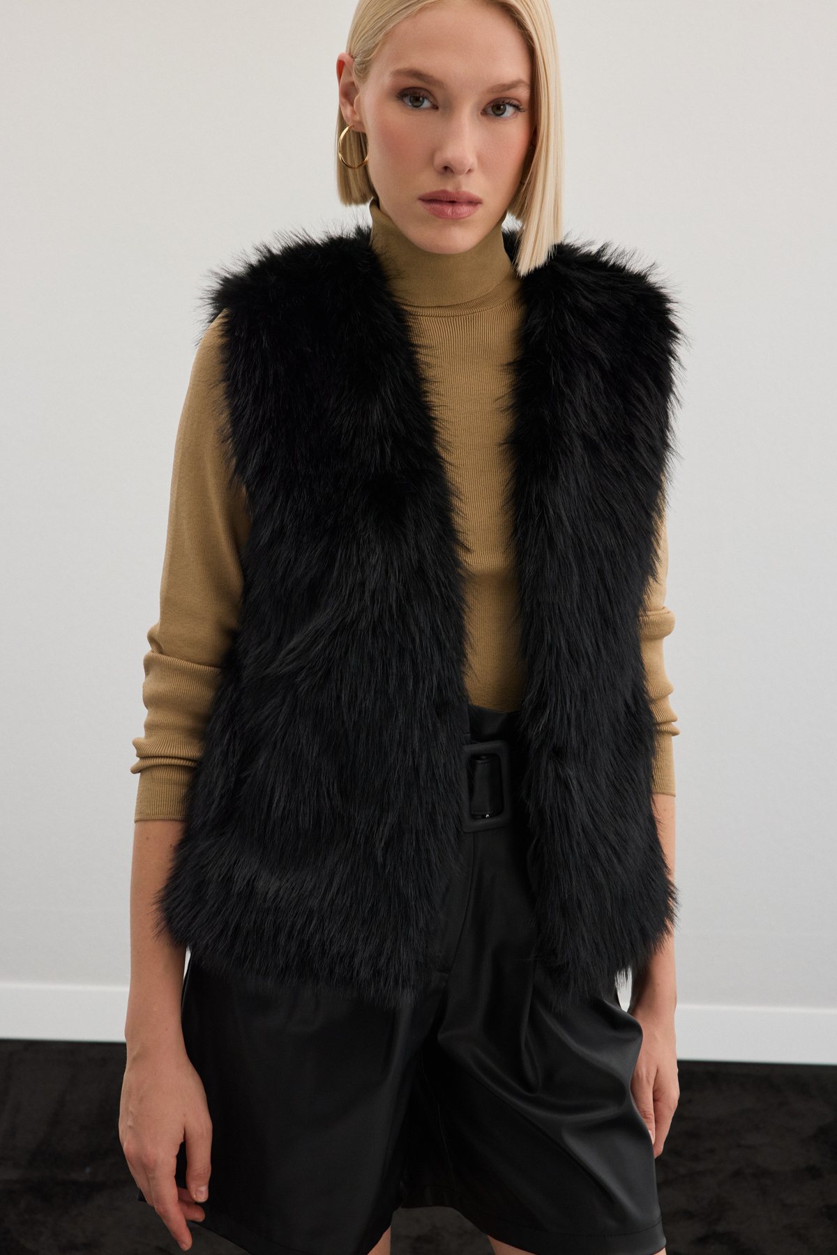 Kolsuz Uzun Yelek - Siyah