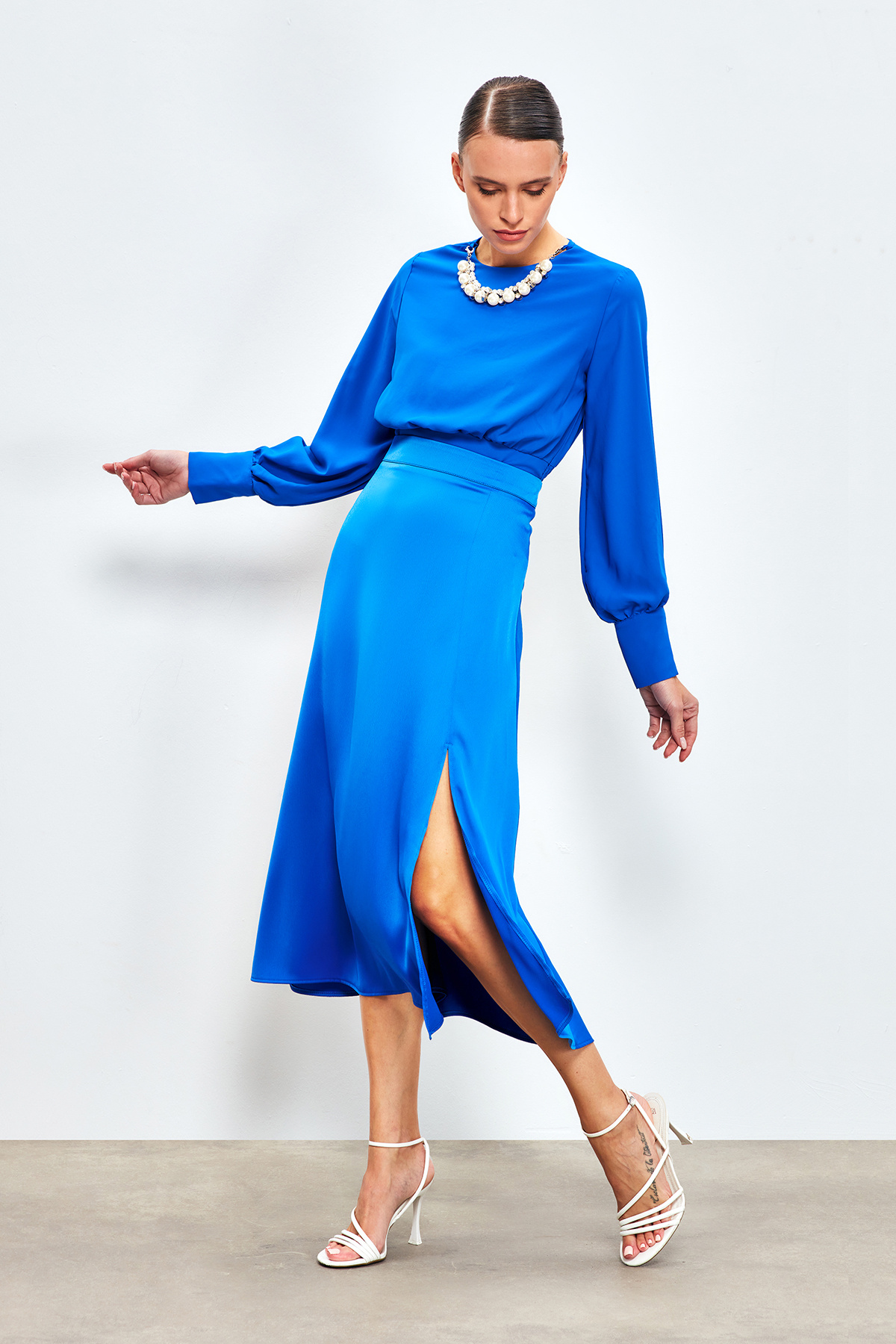 Kolye Detaylı Crop Bluz - SAX MAVİ