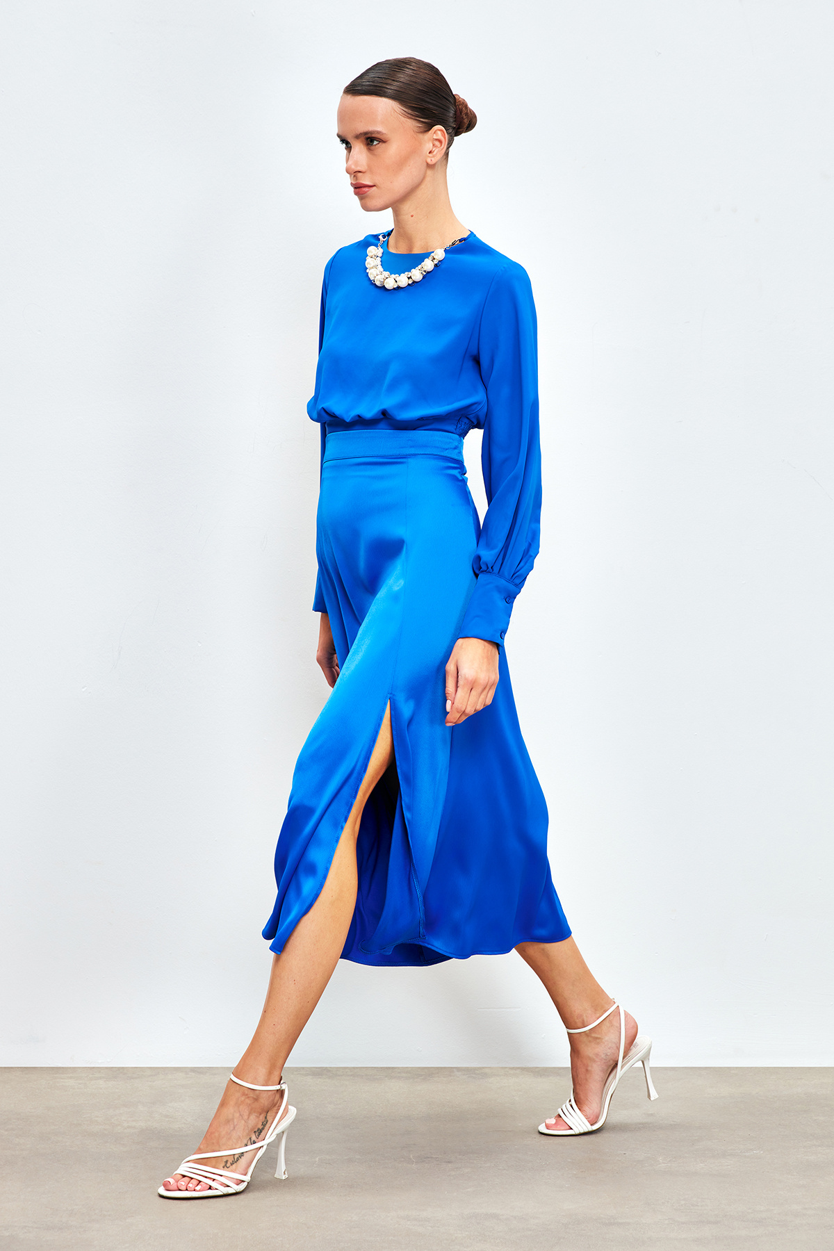 Kolye Detaylı Crop Bluz - SAX MAVİ