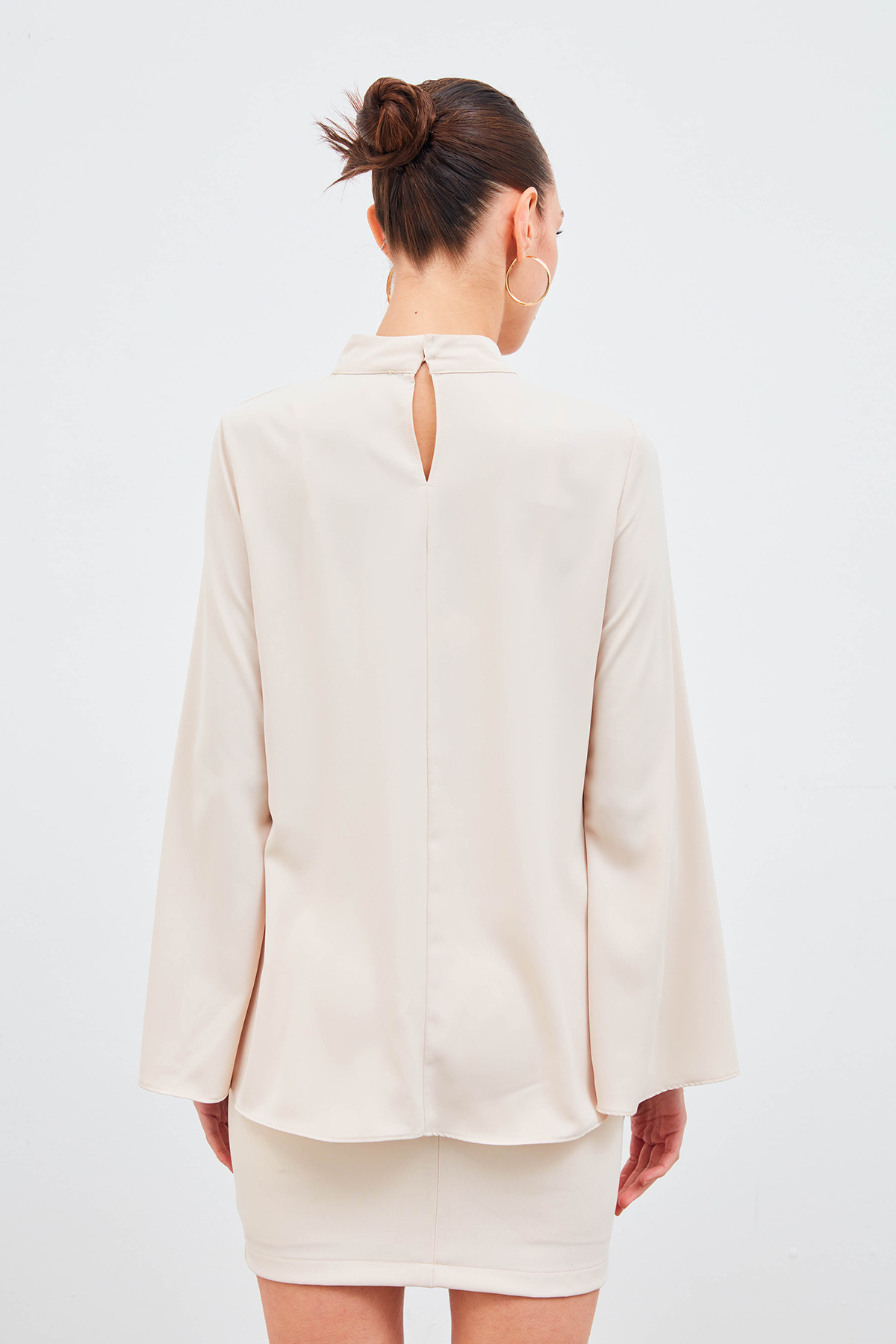 Kolyeli İspanyol Kol Bluz - BEJ