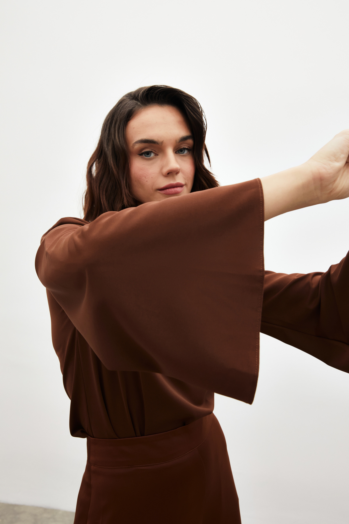 Kolyeli İspanyol Kol Bluz - KAHVE