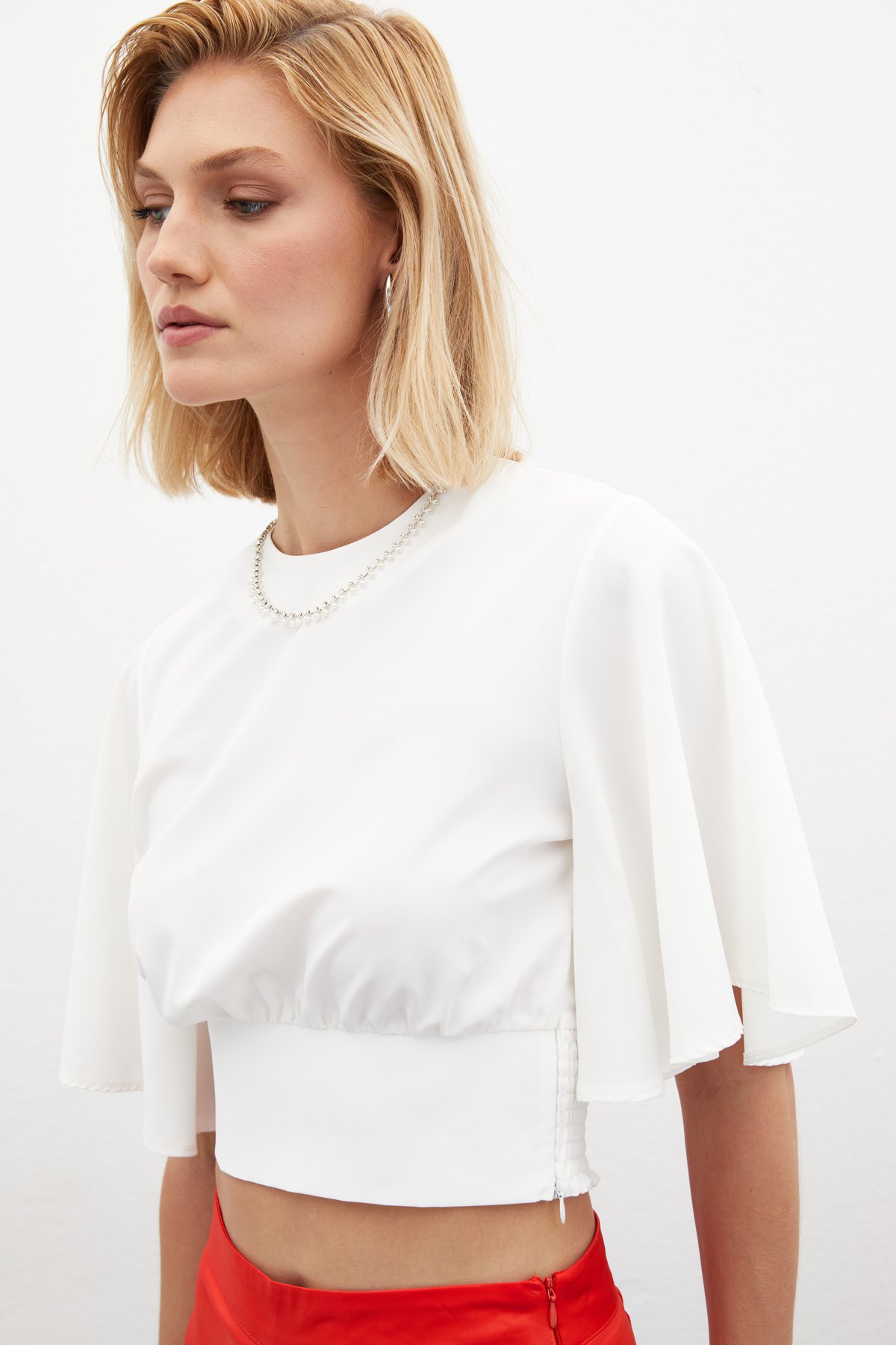 Kolyeli Kısa Kol Bluz - EKRU