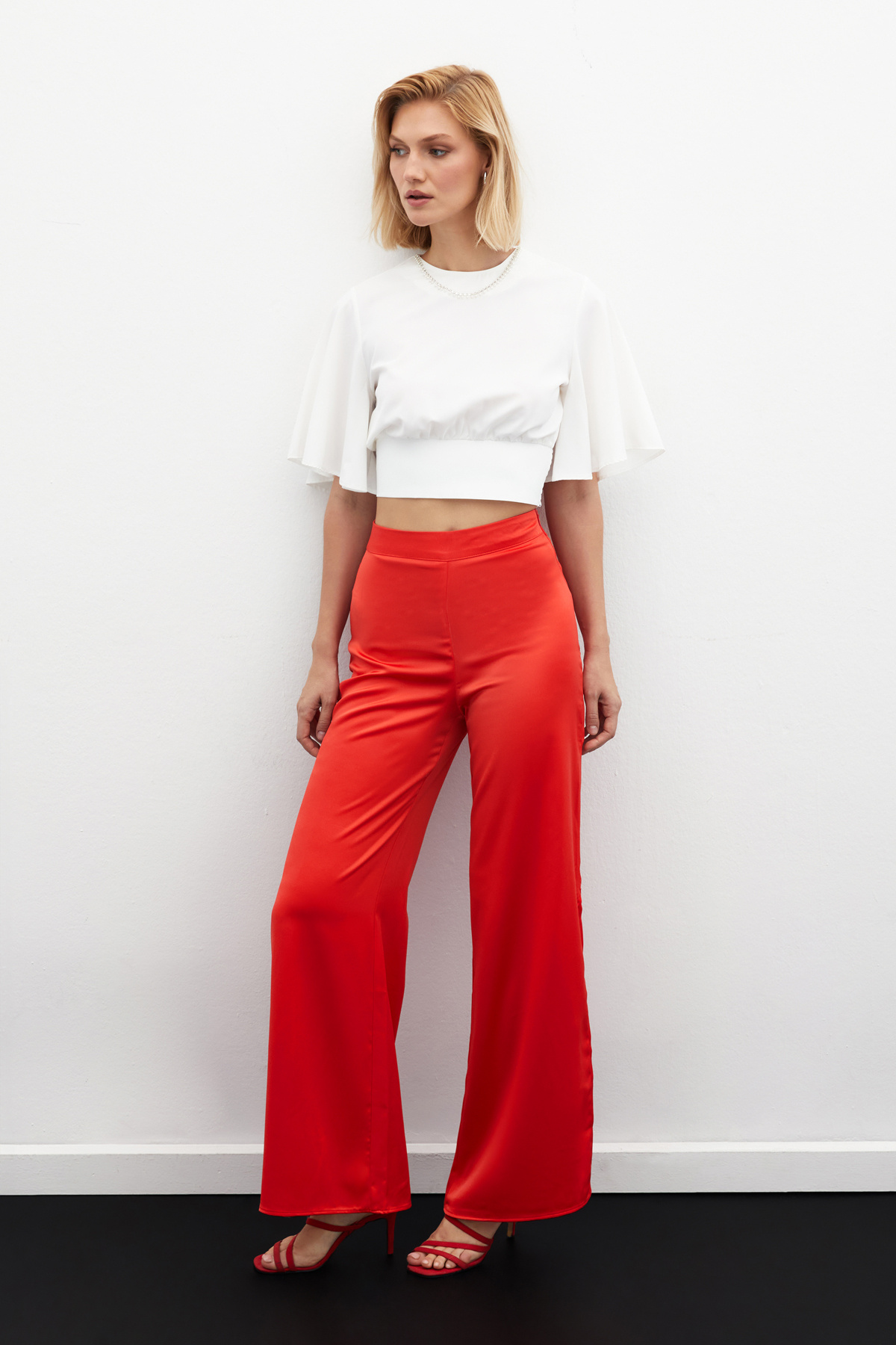 Kolyeli Kısa Kol Bluz - EKRU