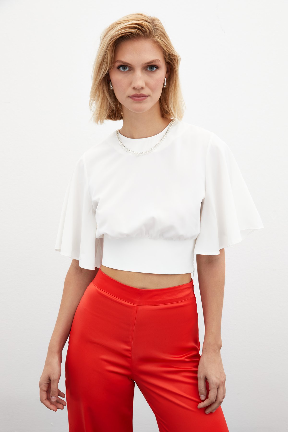 Kolyeli Kısa Kol Bluz - EKRU