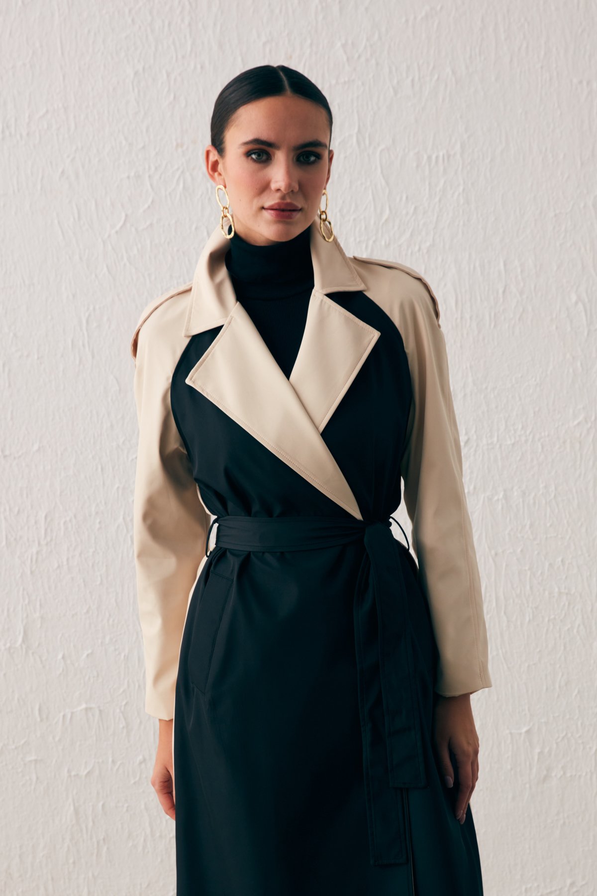 Kontrast Cepli Uzun Trençkot - BEJ-SİYAH