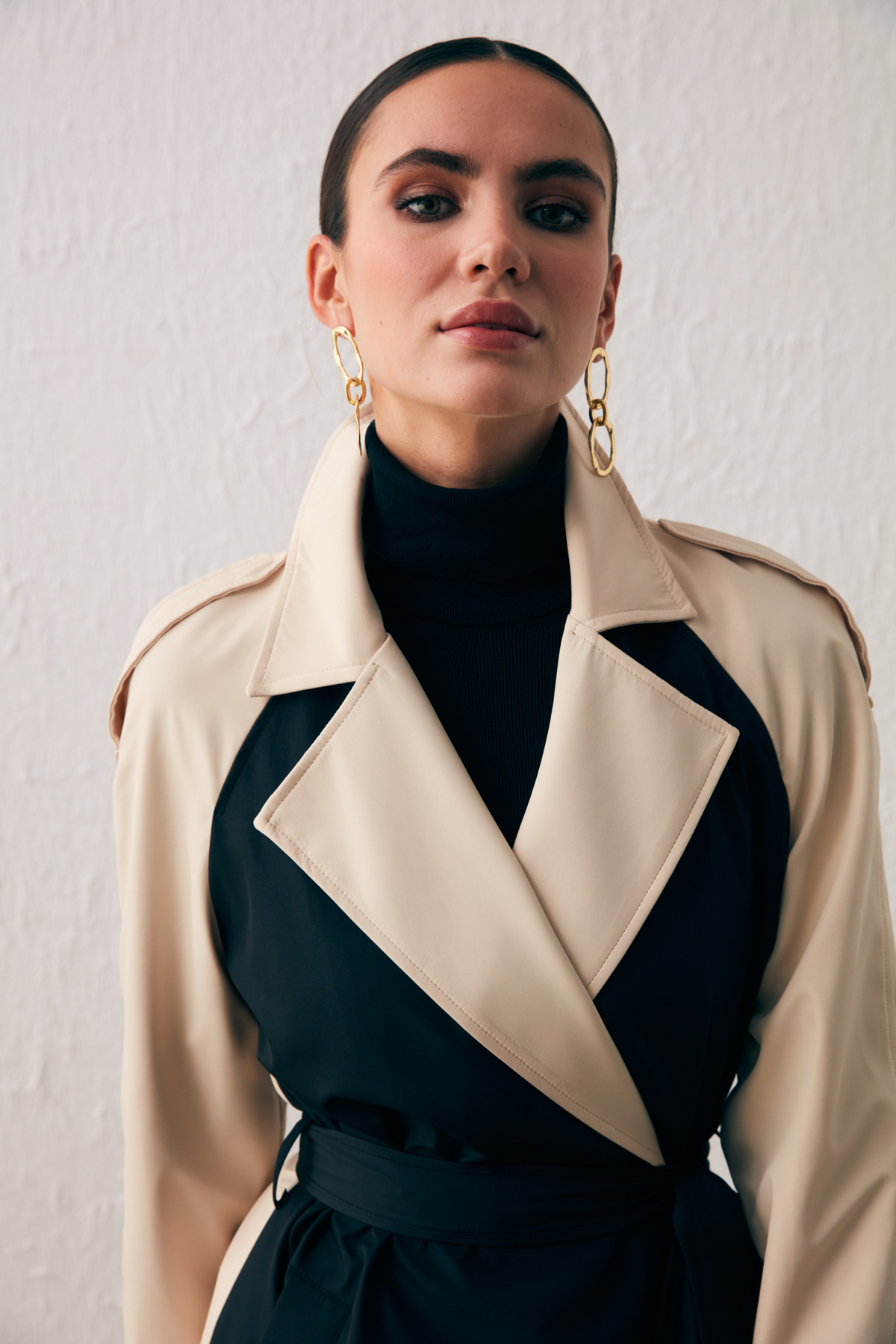 Kontrast Cepli Uzun Trençkot - BEJ-SİYAH