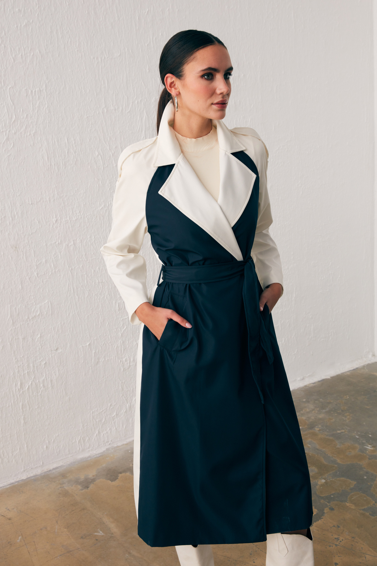 Kontrast Cepli Uzun Trençkot - EKRU-LACİVERT