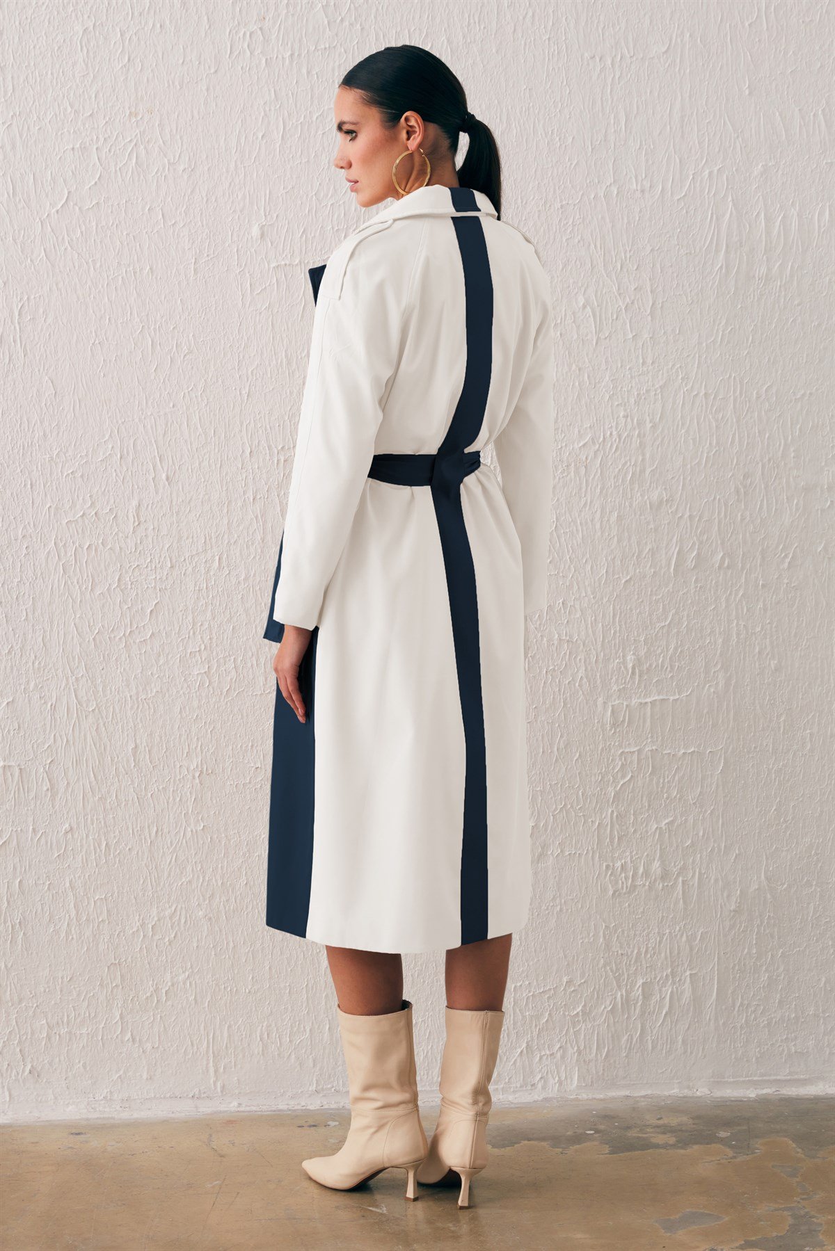Contrast Pocket Long Trench Coat - ECRU-NAVY BLUE