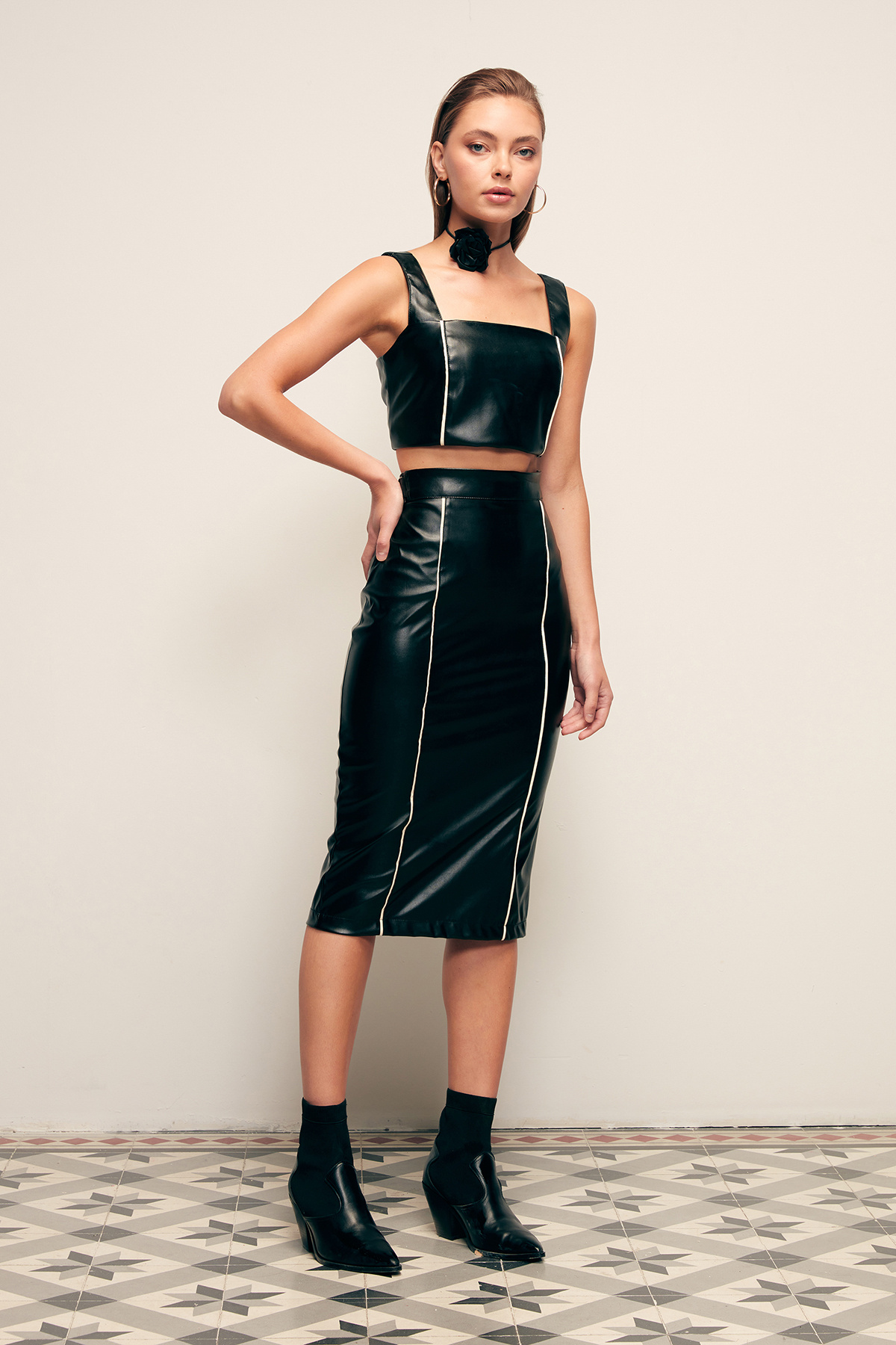 Kontrast  Deri Etek - SİYAH