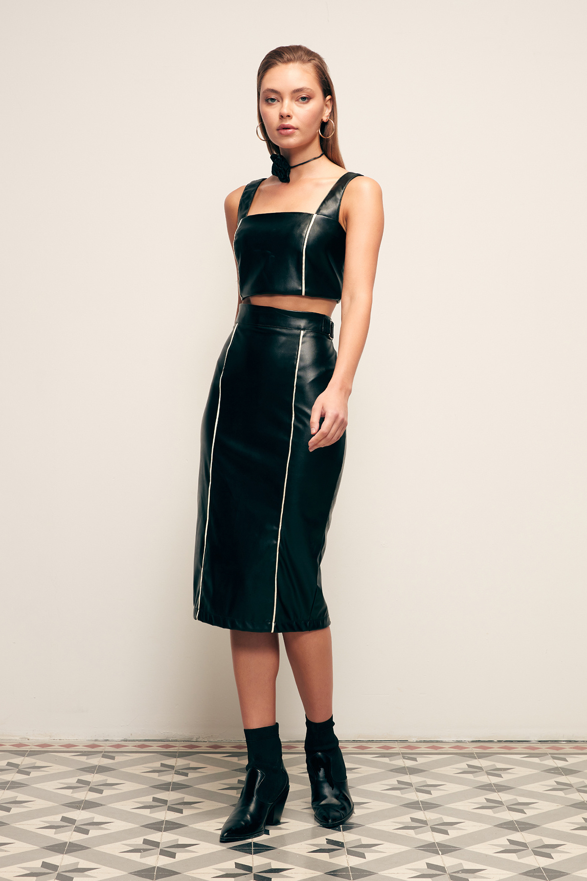 Kontrast  Deri Etek - SİYAH
