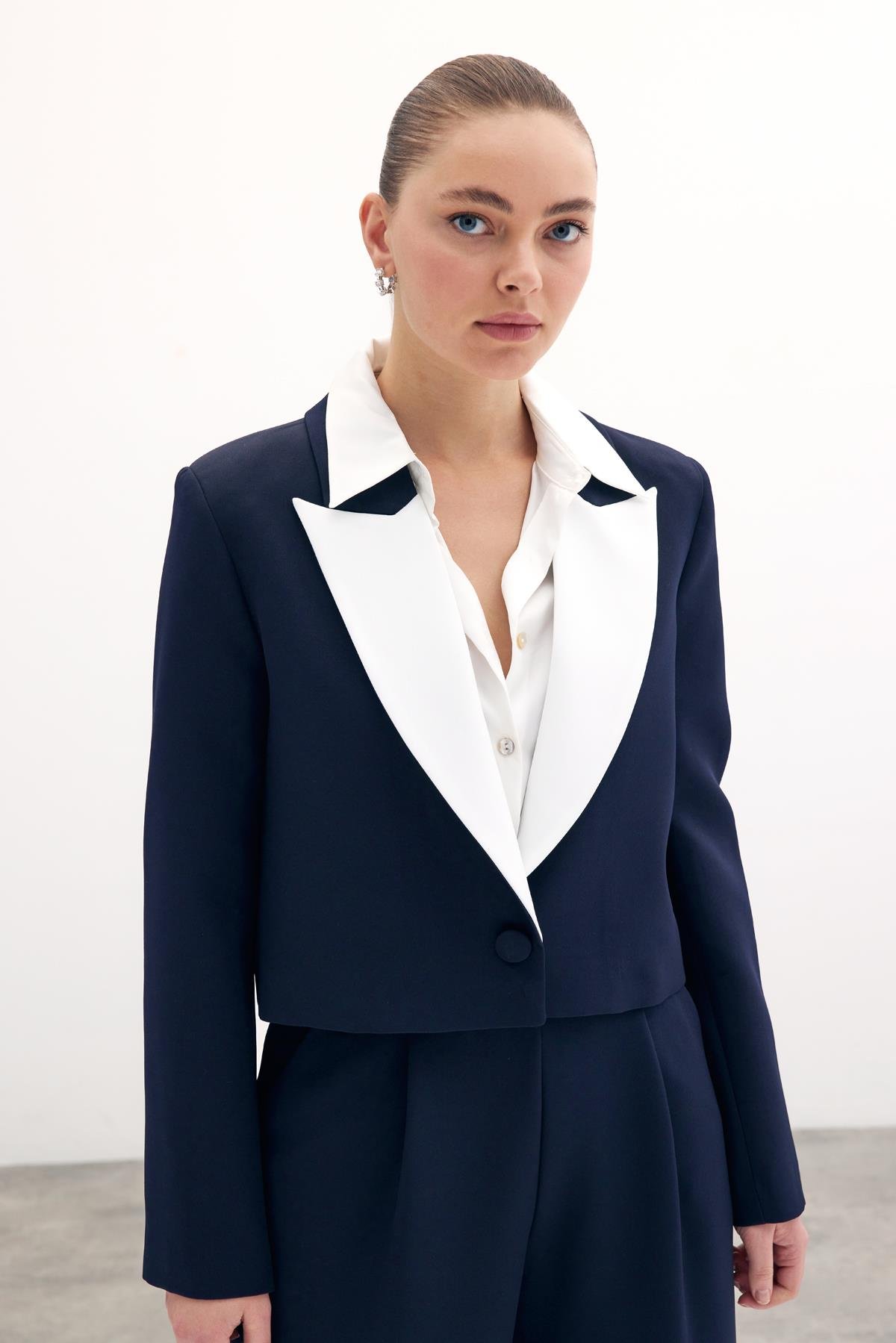 Contrast Short Jacket - Blue