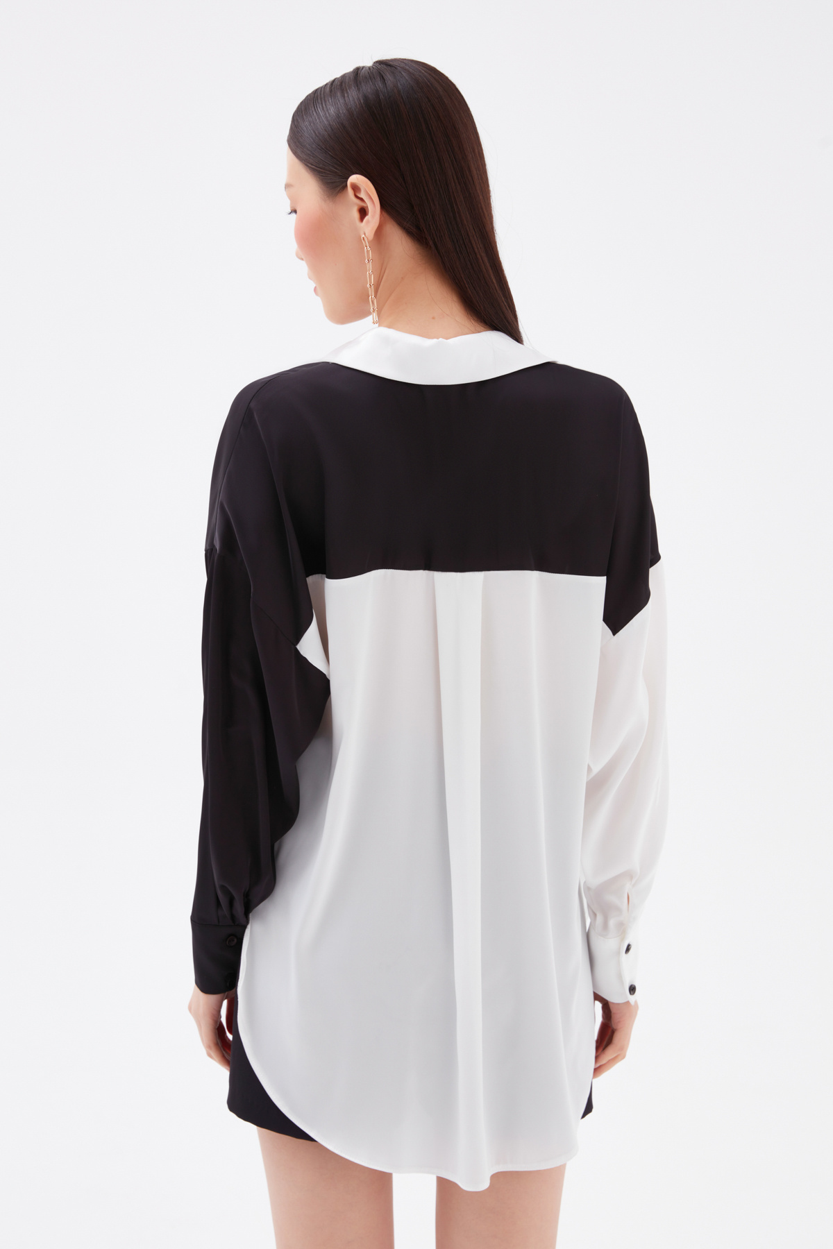 Kontrast oversize saten gömlek - SİYAH-EKRU