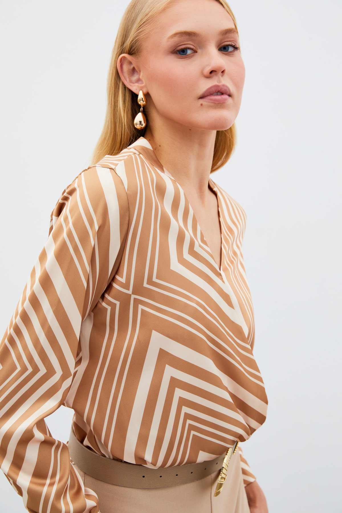 Kruvaze Desenli Bluz - KAHVE