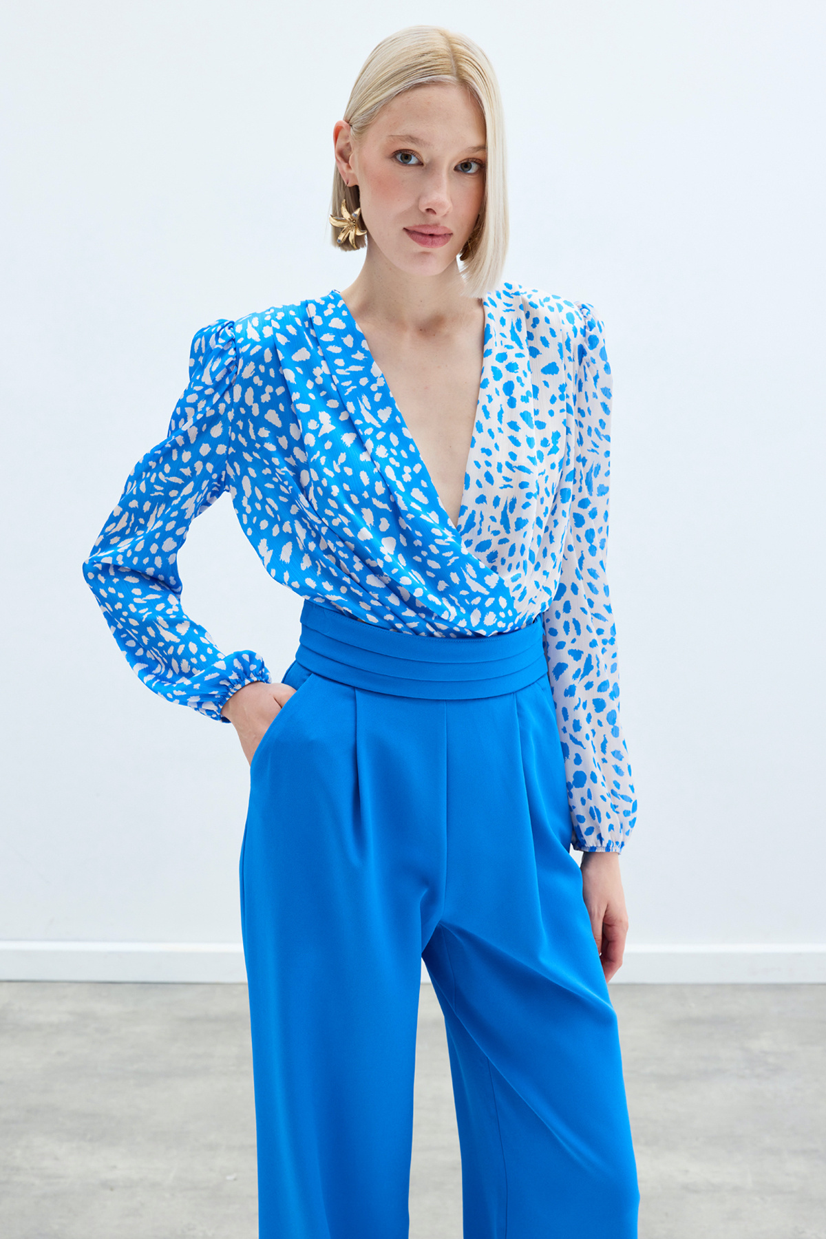 Kruvaze Desenli Bodysuit - Ekru-Lacivert