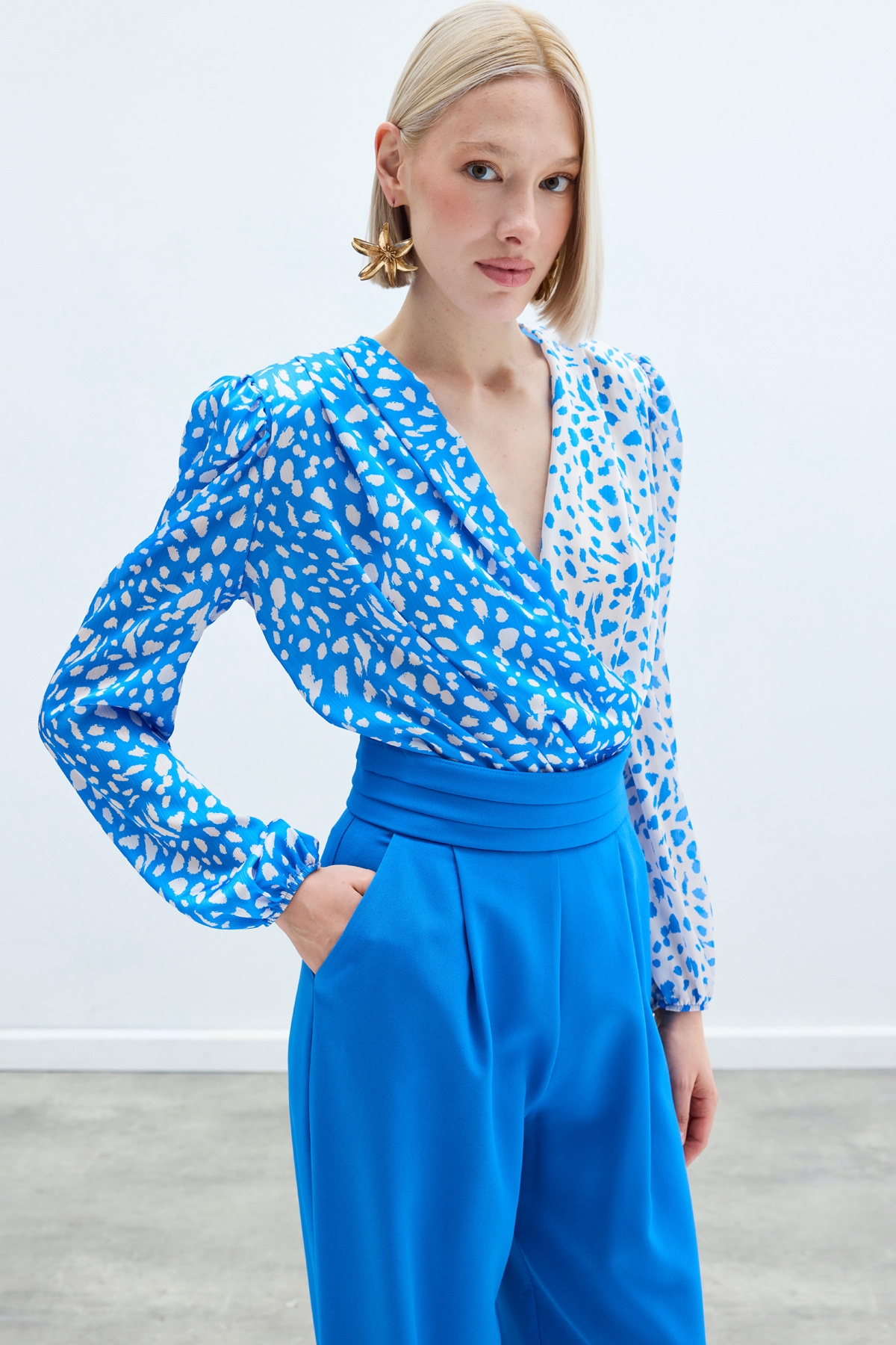 Kruvaze Desenli Bodysuit - Ekru-Lacivert