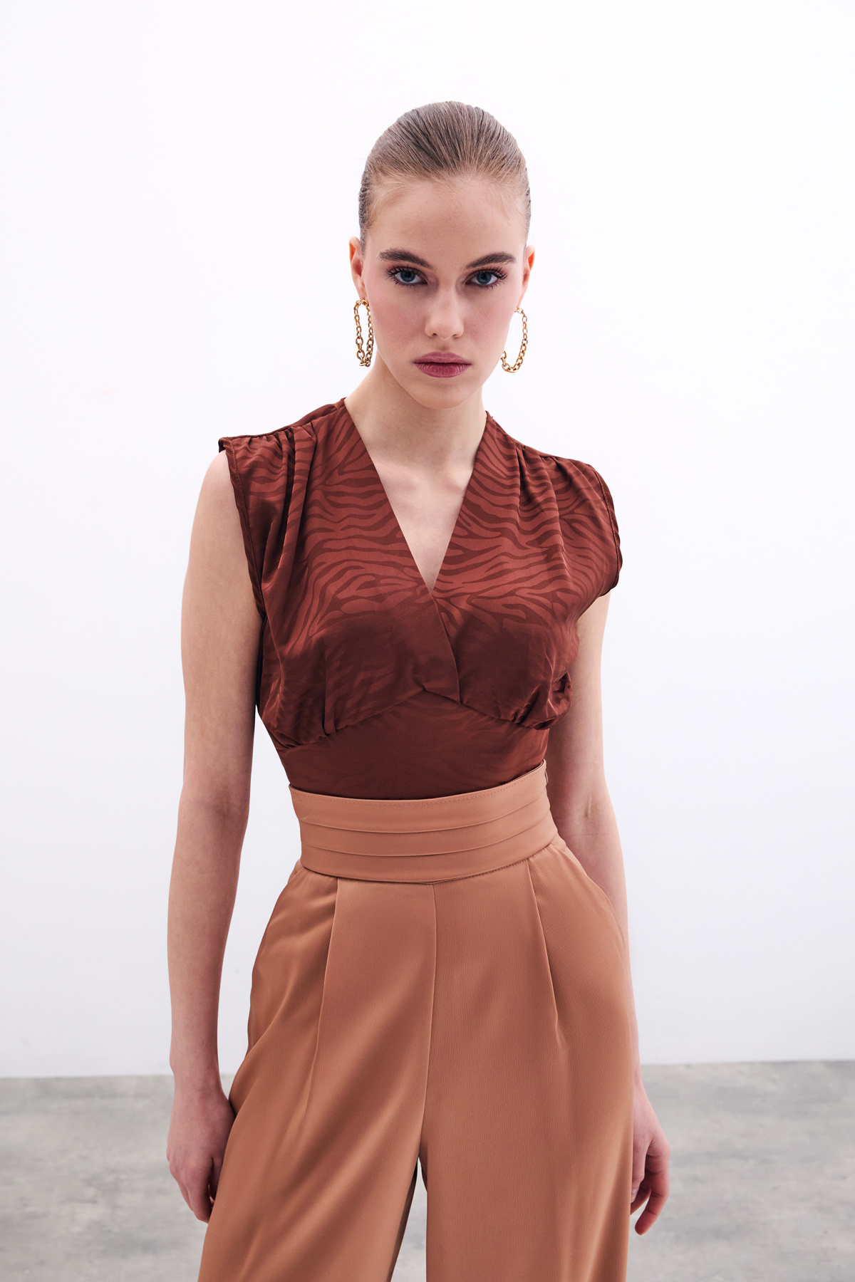 Kruvaze Desenli Saten Bluz - Kahve