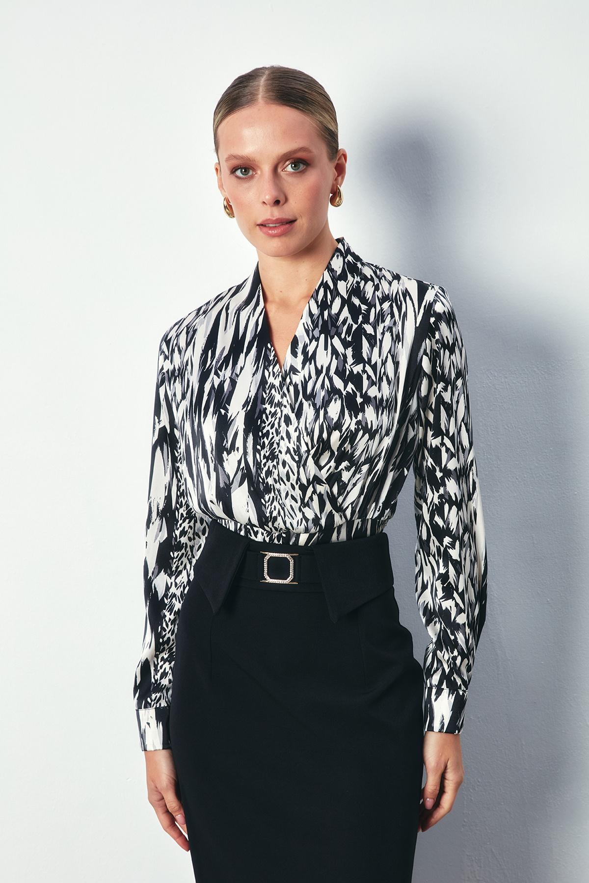 Kruvaze Kısa Bluz - SİYAH