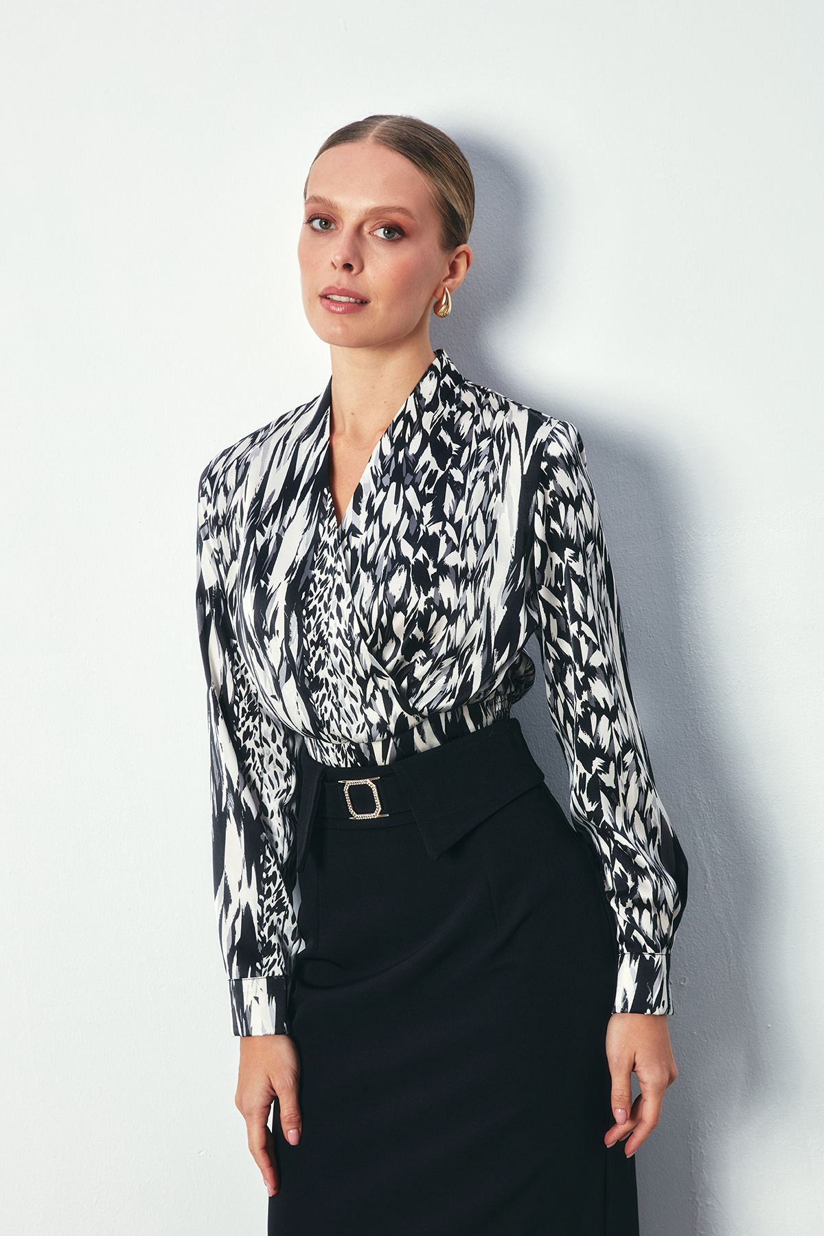 Kruvaze Kısa Bluz - SİYAH