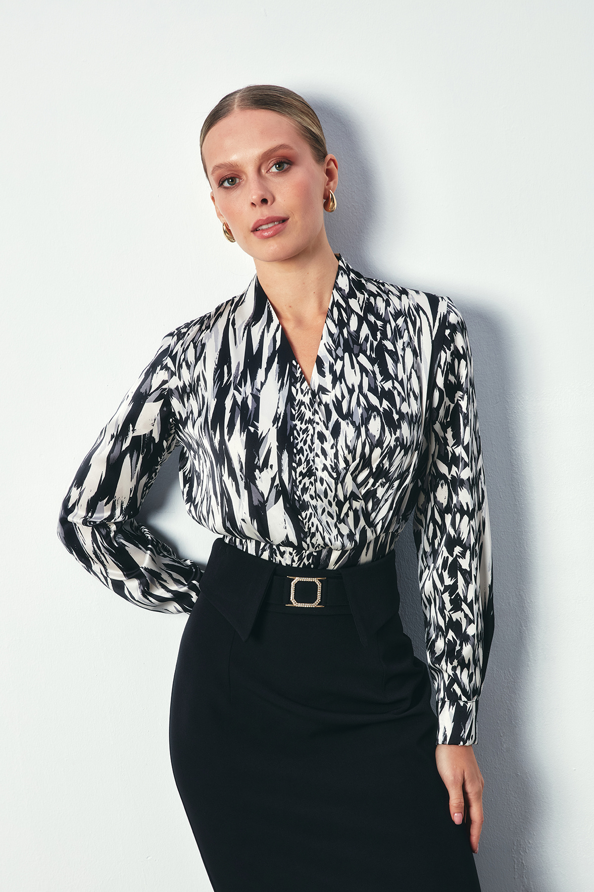 Kruvaze Kısa Bluz - SİYAH