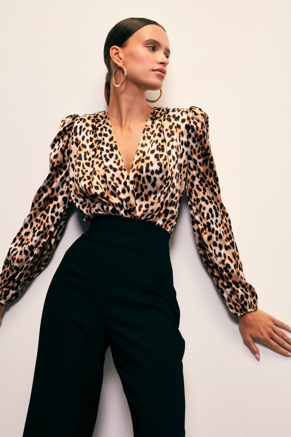 Kruvaze Leopar Desenli Bodysuit Bluz - SİYAH-KAHVE