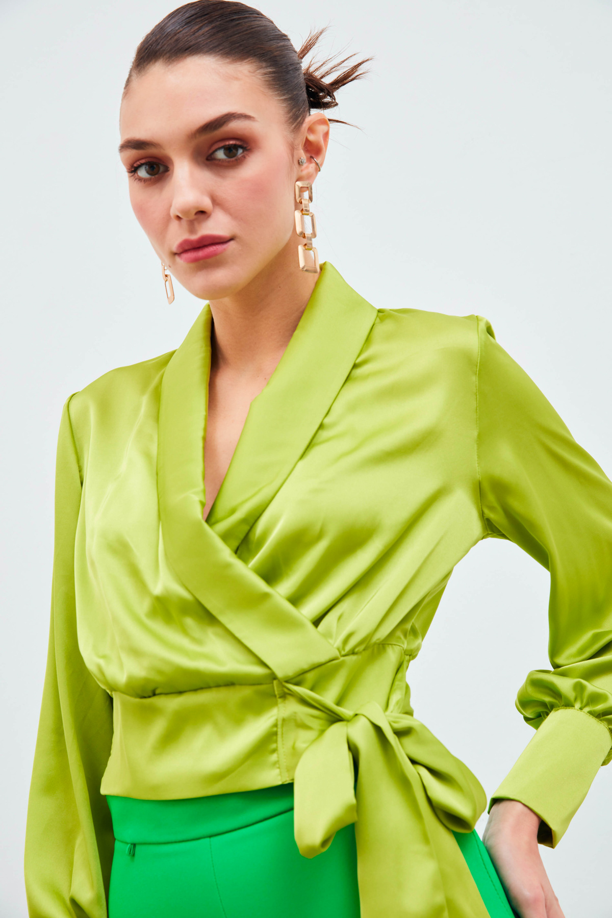 Kruvaze Saten Bluz - YAĞ YEŞİLİ