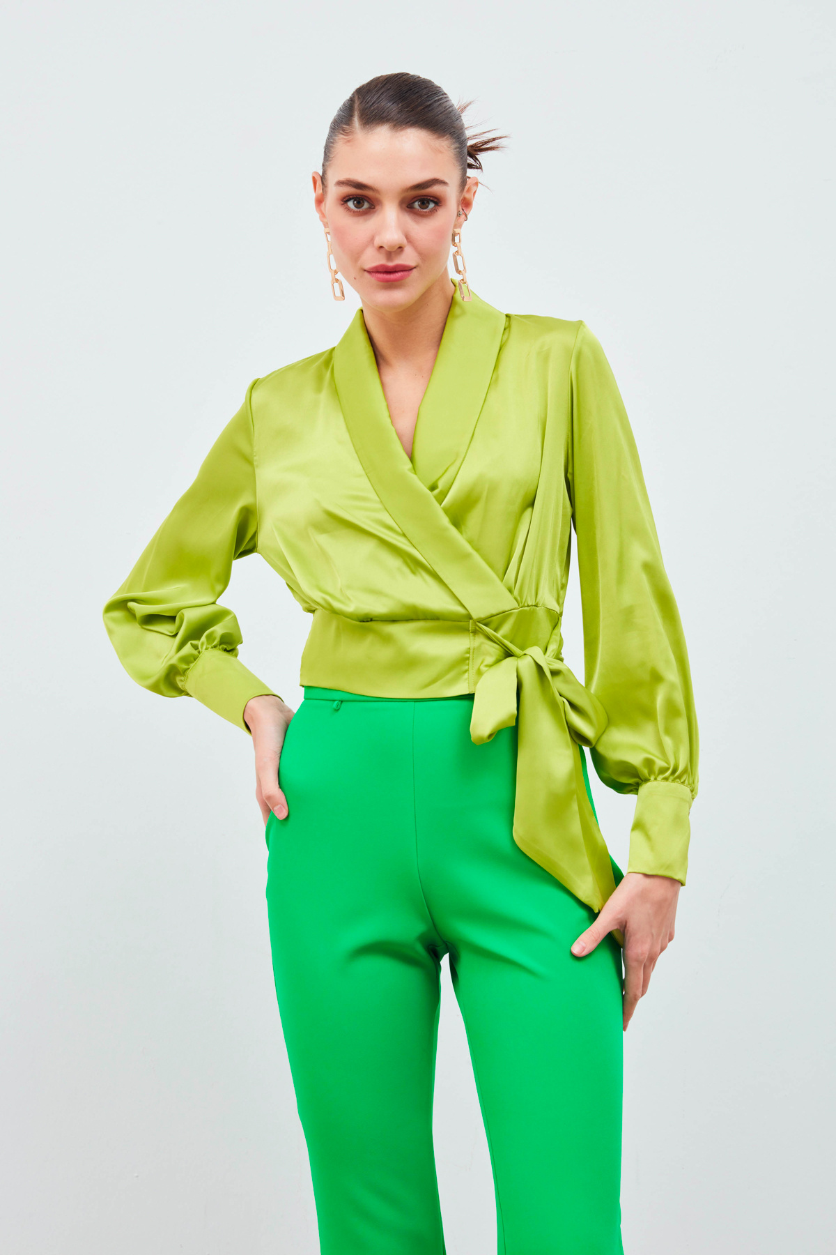 Kruvaze Saten Bluz - YAĞ YEŞİLİ